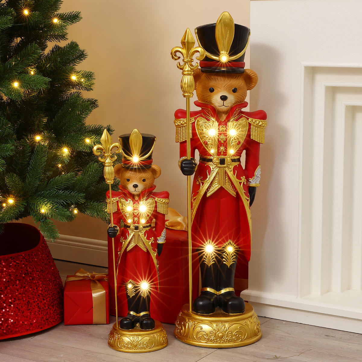 HOMETOPIA Nussknacker Bär Figur 91,5 cm, Weihnachtsdeko mit LED & Timer - Dunkelrot, Naturmaterialien (25/91/27.5cm) - Hometopia