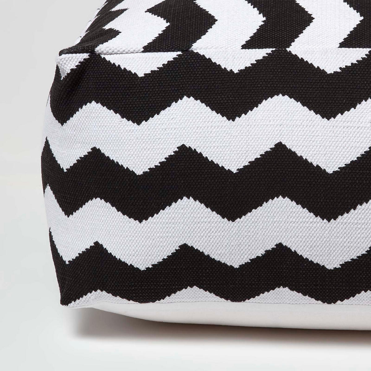 SITZPOUF schwarz-weiß mit Zickzack-Muster 60/60/30 cm - Schwarz, Textil (60/30/60cm) - Homescapes