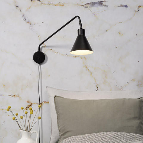 Wandlampe mit Schwenkarm