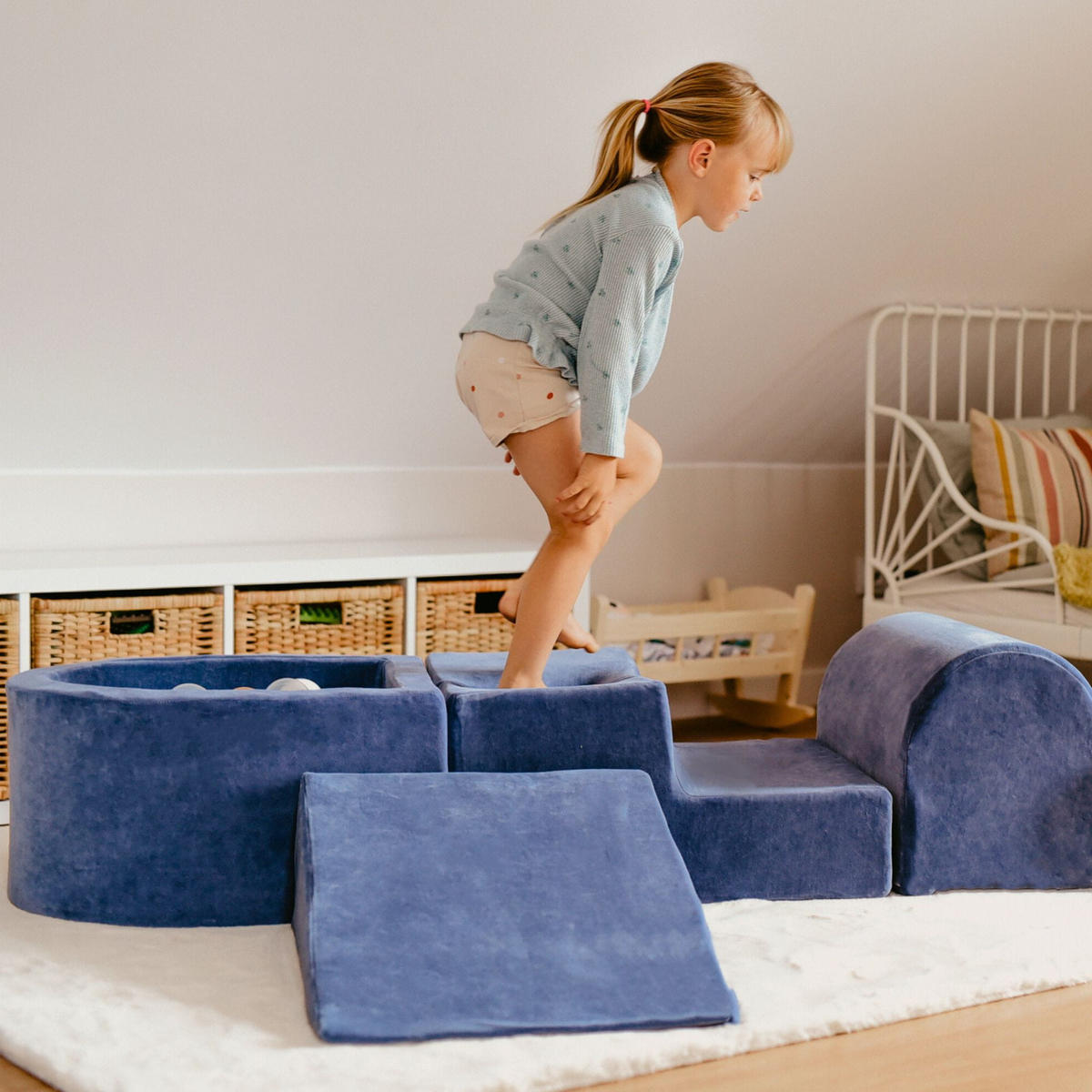 BÄLLEBAD klein mit Schaumstoff Bausteinen für Kinder, Samt, Graublau - Blaugrau, Textil (250/45/30cm) - MeowBaby