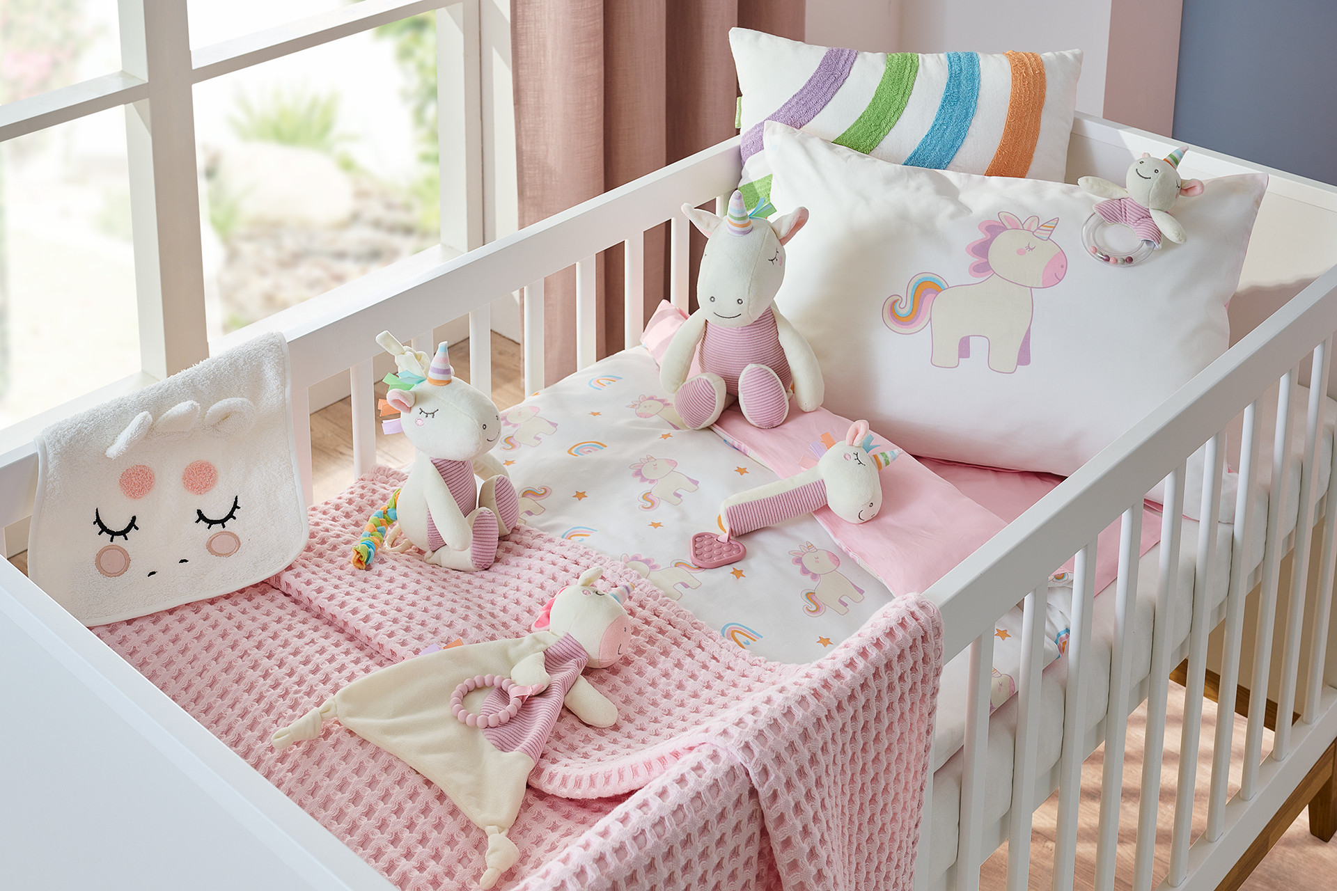Postýlka pro miminko, bílá s růžovými doplňky