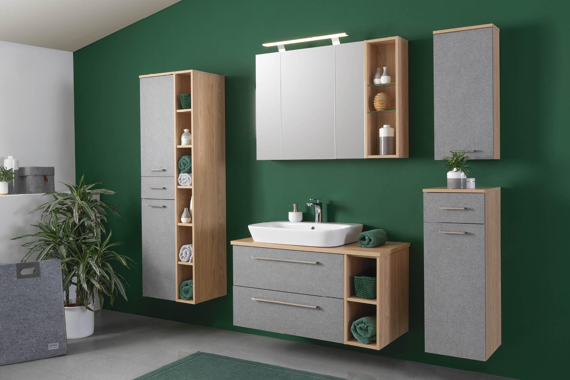 Badezimmer komplett in grau und braun, Serie Bene