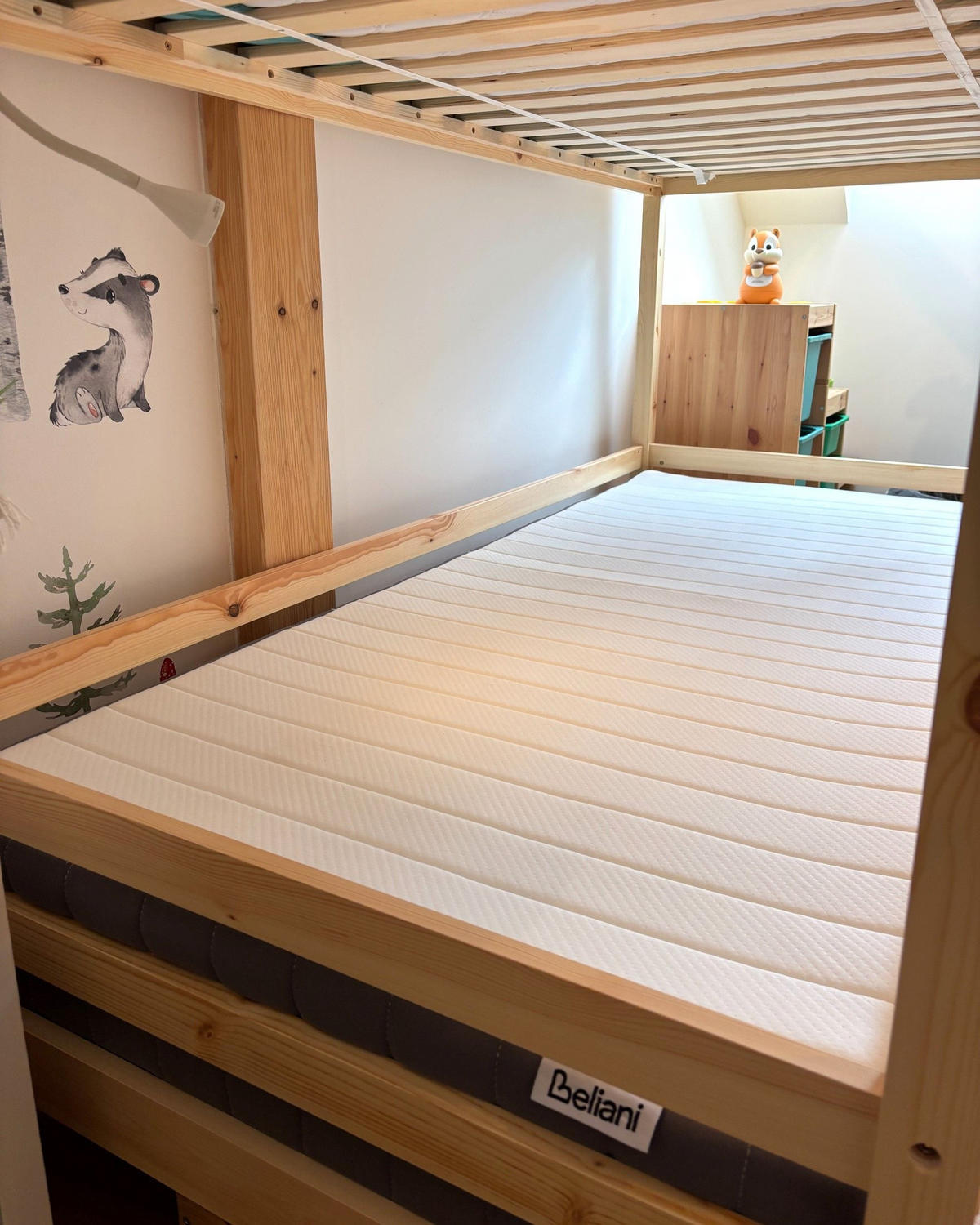 MATRACE S KAPSOVÝMI PRUŽINAMI A PAMĚŤOVOU PĚNOU H2/3 Střední 90/200 cm Breez - bílá, textil (90/200cm) - Beliani
