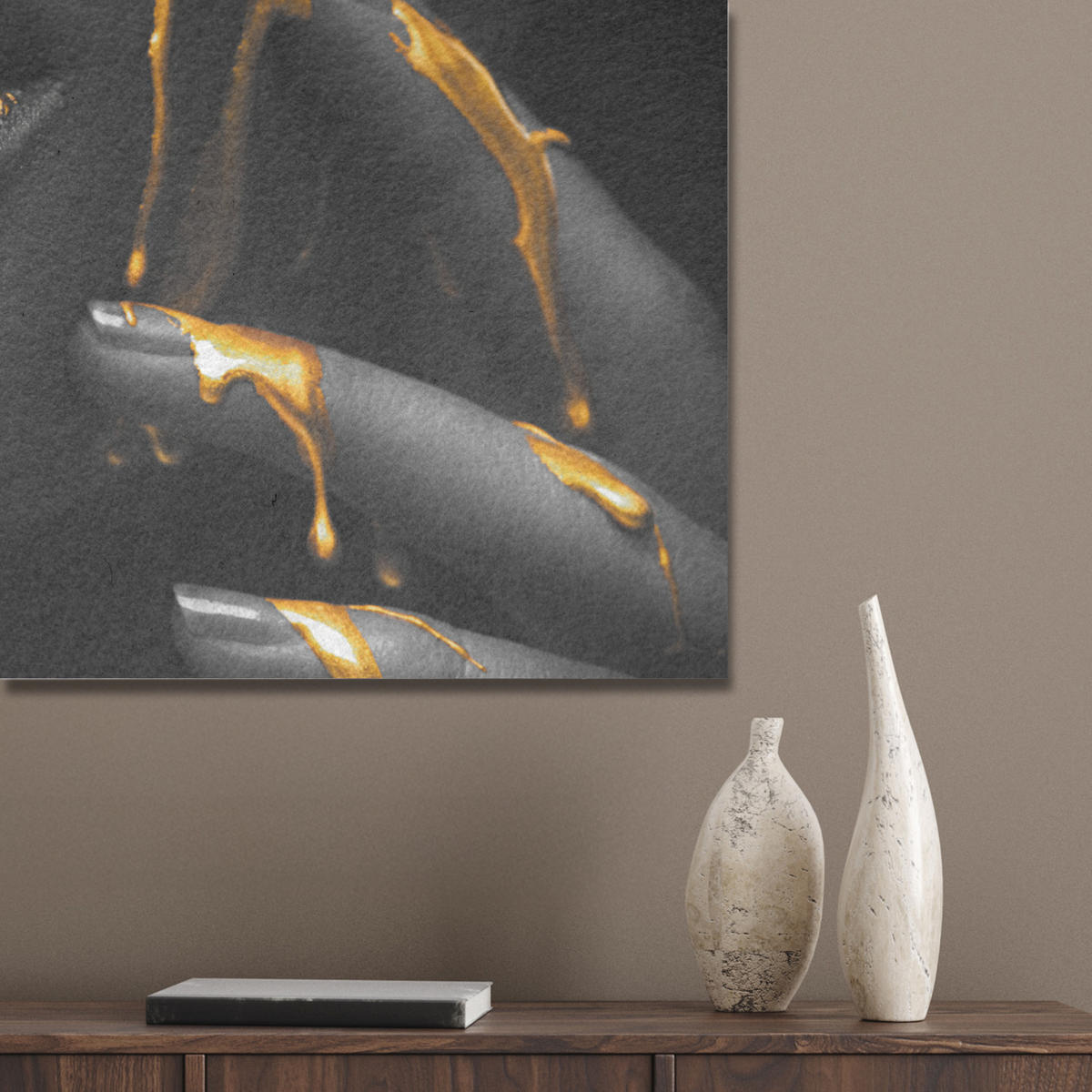 AKUSTIKBILD Frau - Schwarz - Gold - Gesicht - Lippen Akustikpaneele 90x60 cm - Goldfarben, Kunststoff (90/60/0.9cm) - MuchoWow