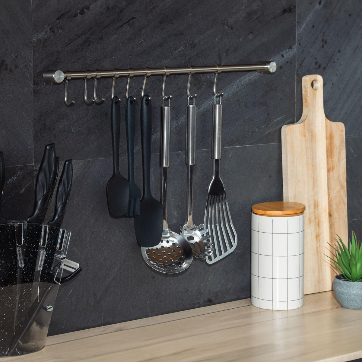 KÜCHEN HÄNGELEISTE mit 6 Haken - Silberfarben, Metall (3.4/2.2/38cm) - Intirilife