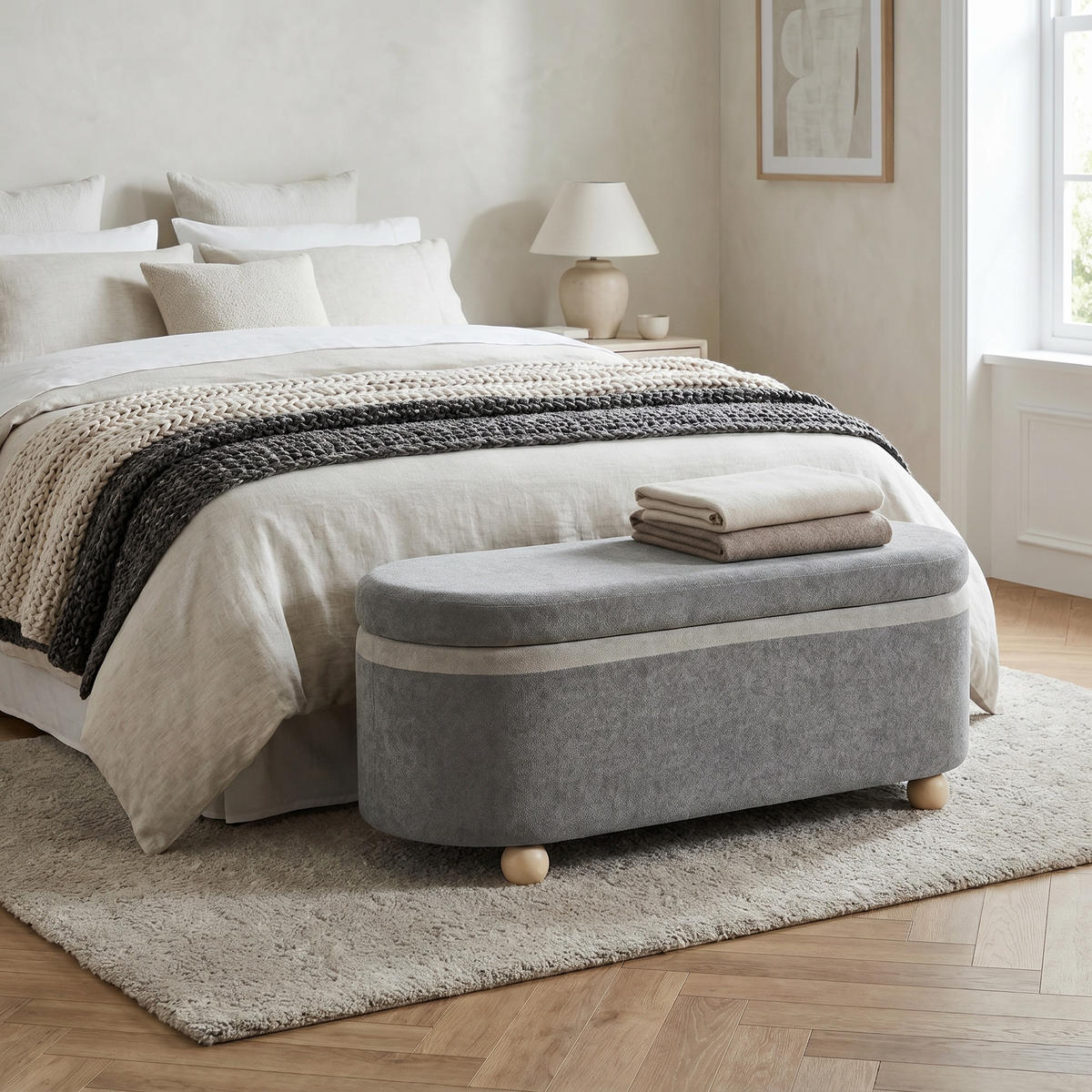 AUFBEWAHRUNGSTRUHE fleece grau 110 cm mit holzbeinen - Grau, Textil (110/47/41cm) - Urban Meuble