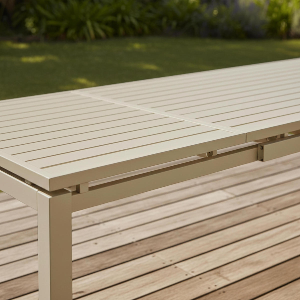 GARTENTISCH, Cremefarbe - Beige, Metall (90/240/76cm) - Oviala