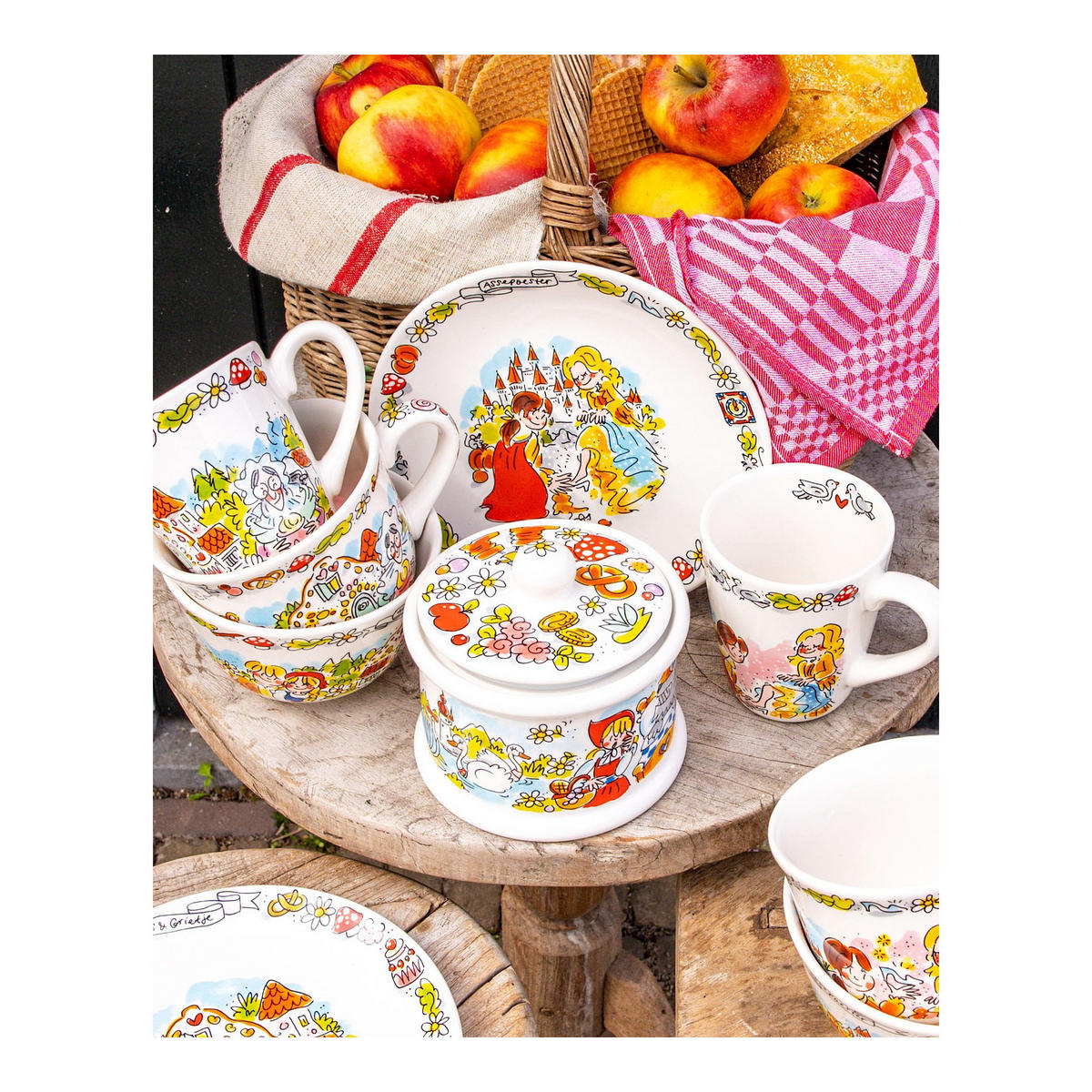 VORRATSDOSE Aschenputtel in Bunt - 500 ml - Multicolor, Keramik (14/13/14.3cm) - Blond Amsterdam
