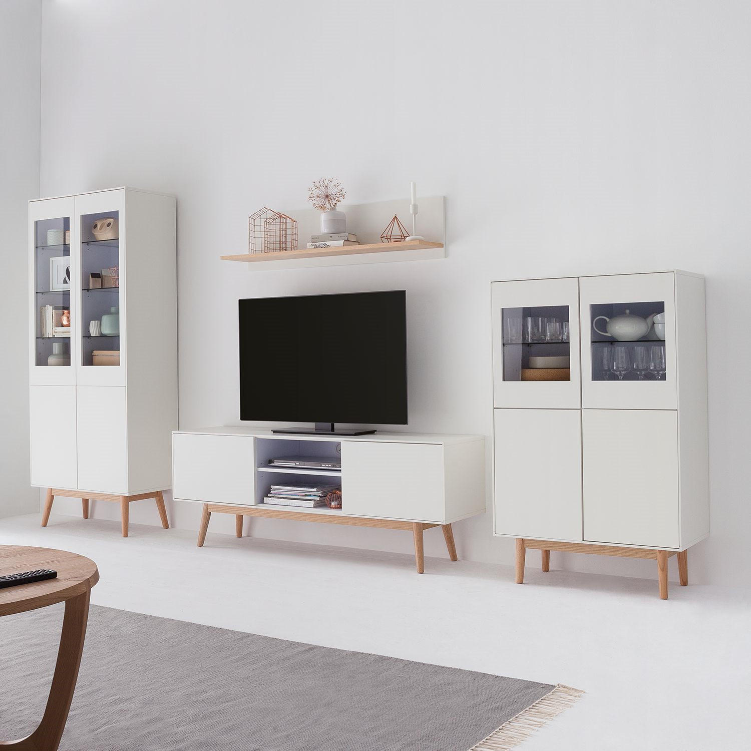 TV-LOWBOARD - Weiß, Holzwerkstoff (160/59/40cm) - home24