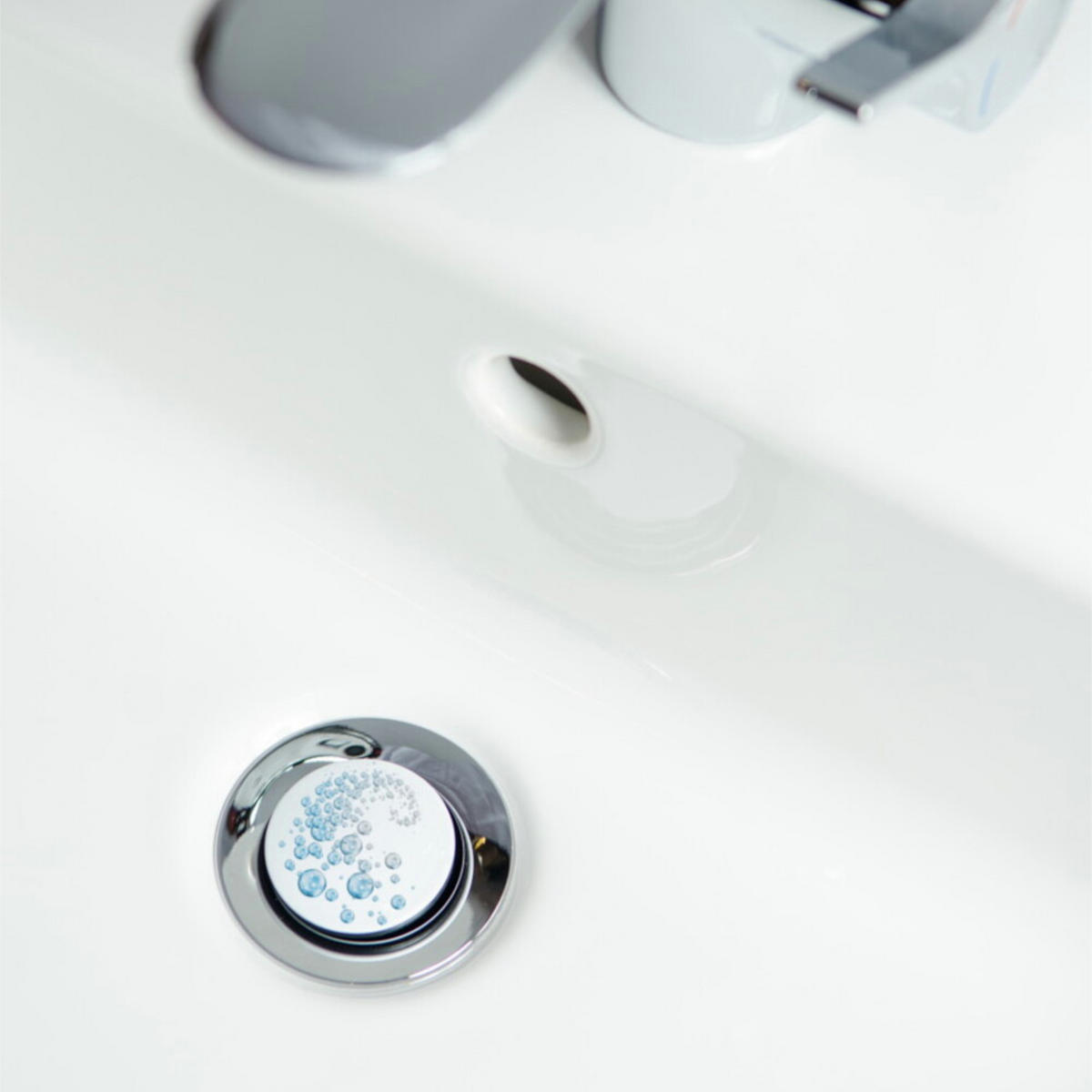 WASCHBECKENSTÖPSEL Wasserblasen - Blau, Kunststoff/Metall (4/7/7cm) - Sanilo