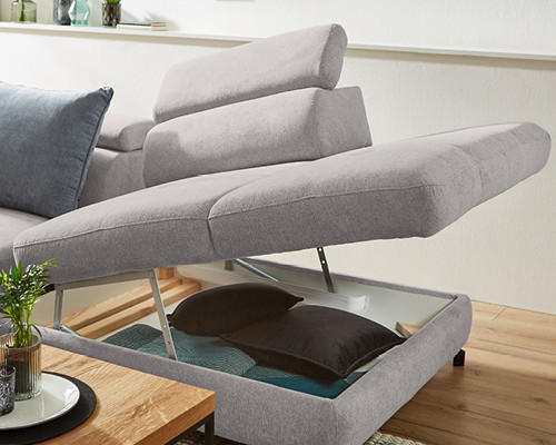 Hellgraues Sofa mit Stauraumfunktion
