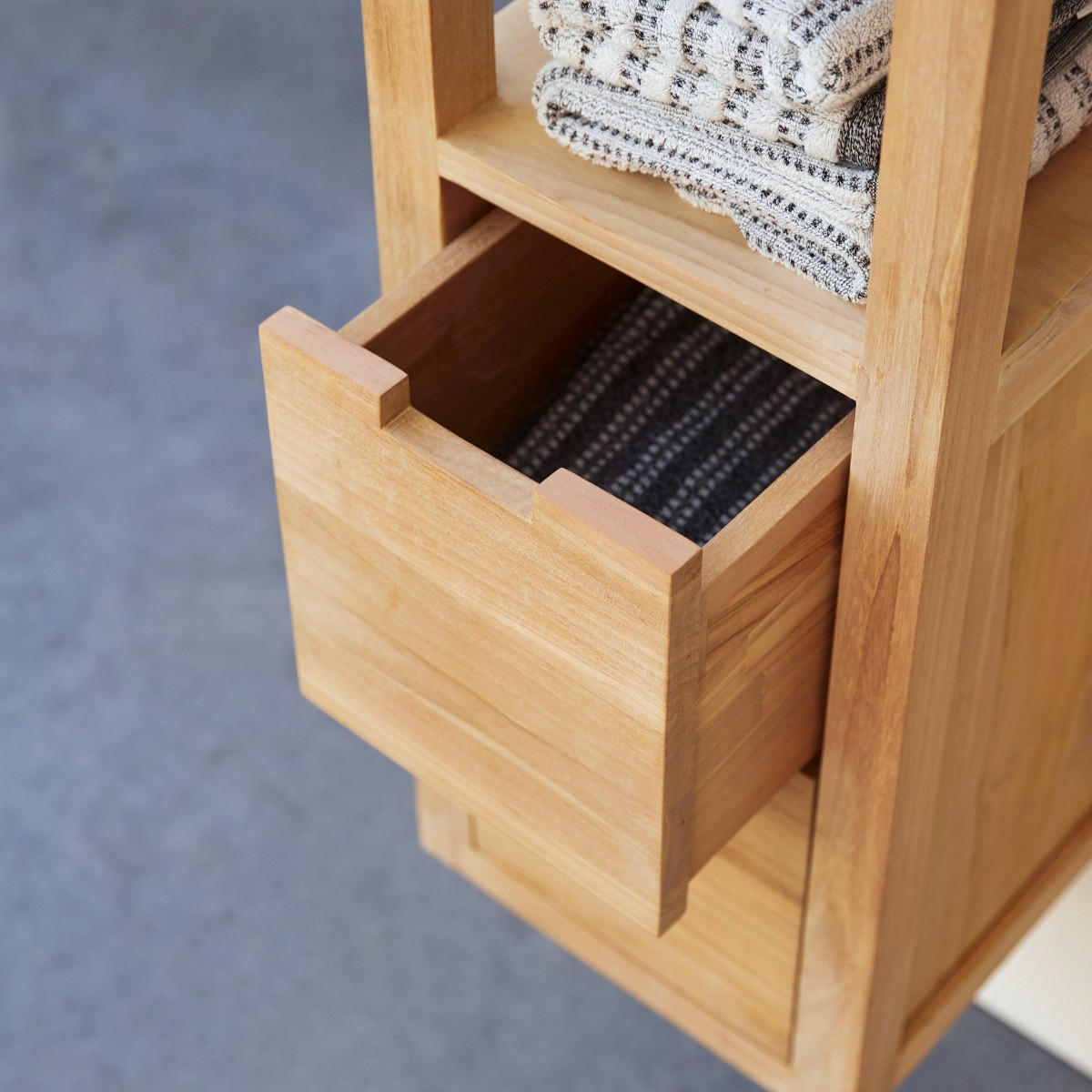 HOCHSCHRANK Serena Natur aus Teak - Naturfarben, Holz (30/150/30cm) - Tikamoon