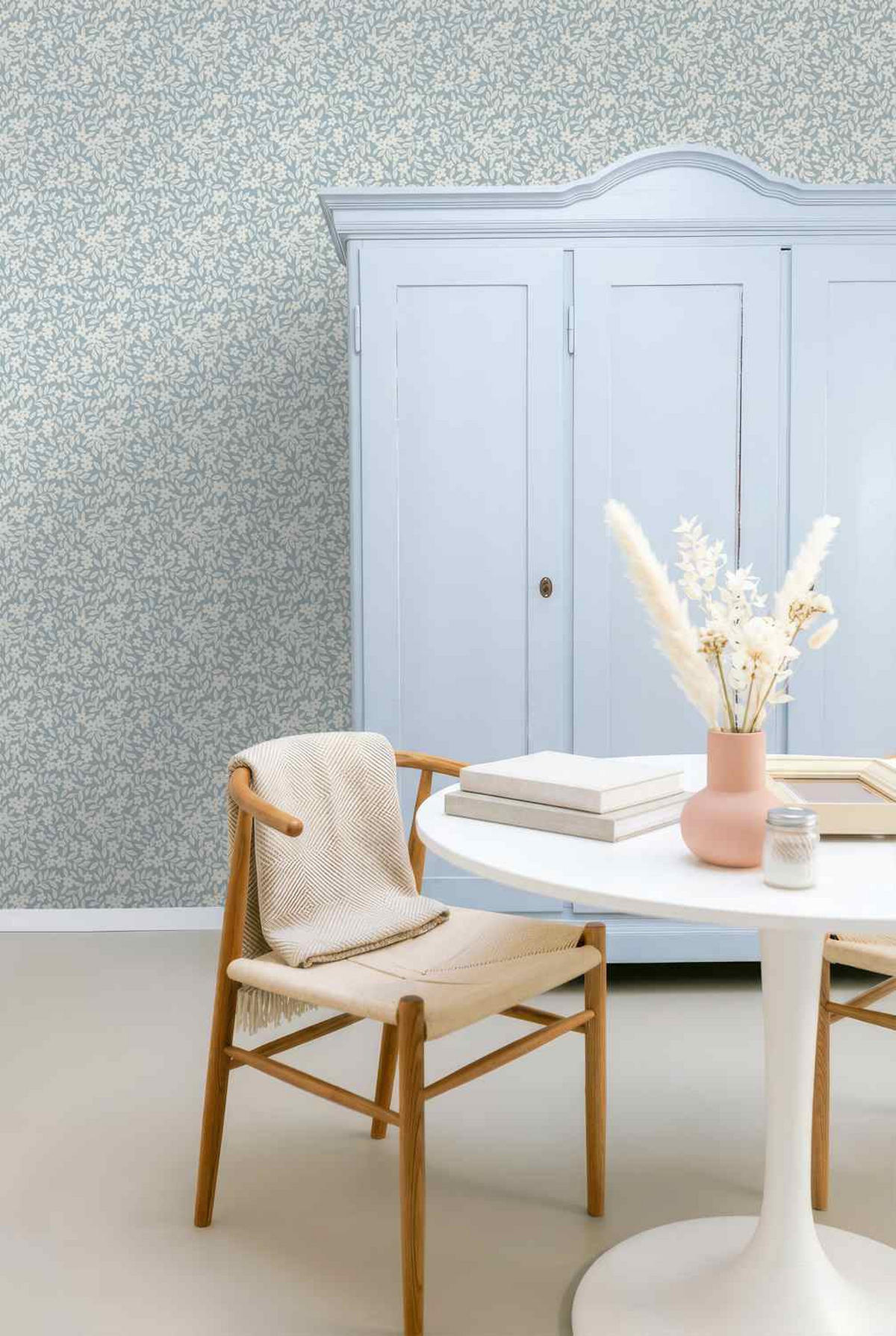 TAPETE Blumen 50 x 900 cm - Blau, Papier (50/0.1cm) - ESTAhome