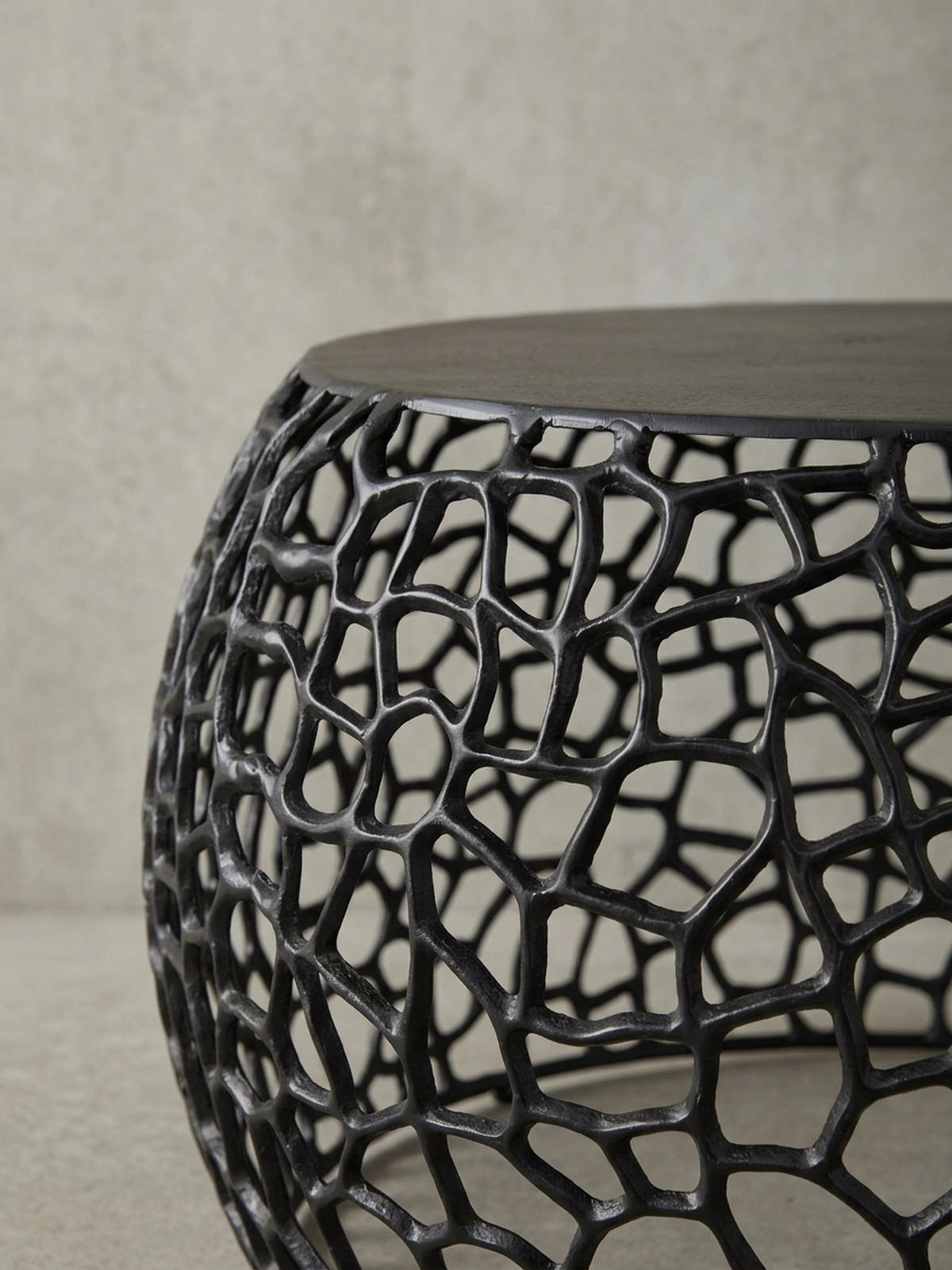 COUCHTISCH mit Aststruktur, lackiertes Aluminium, handgefertigt, Ablagefläche, Schwarz 66x66x30 cm - Schwarz, Metall (66/66/30cm) - KADIMA DESIGN