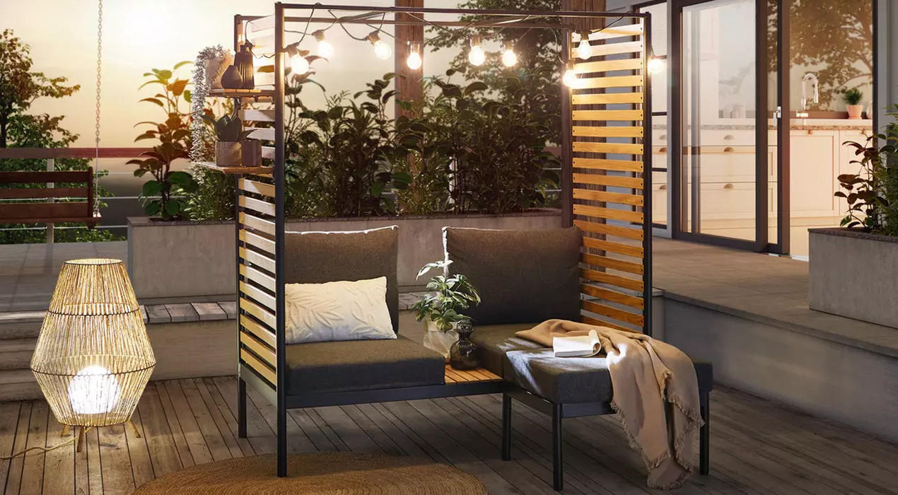 Boho-Balkon: Stimmungsvolle Beleuchtung und Loungemöbel