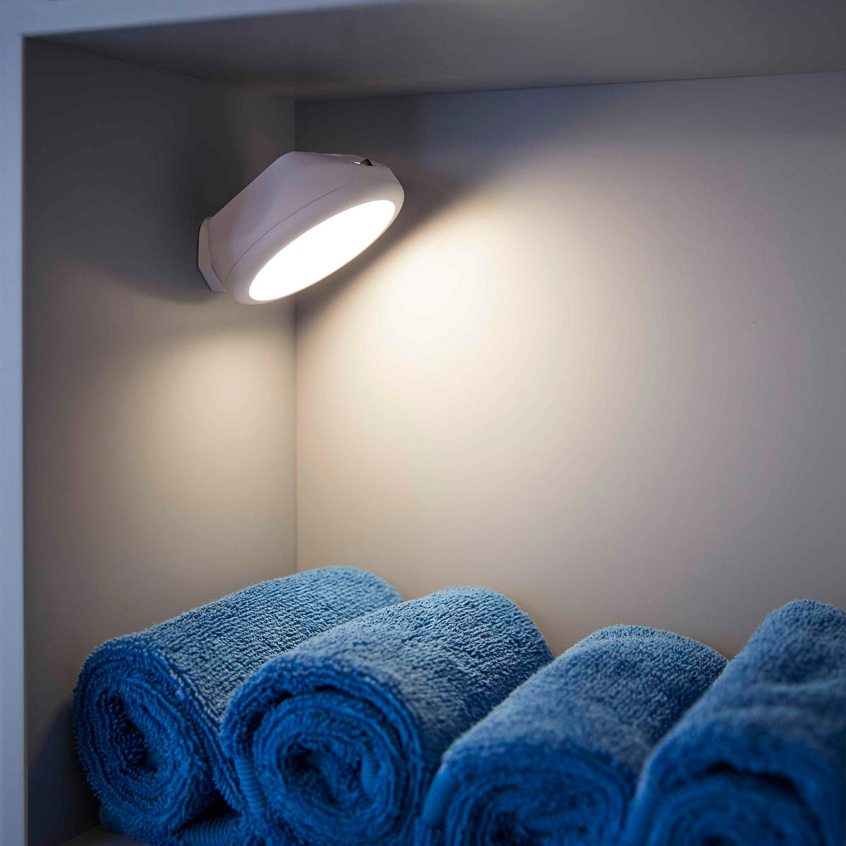 LED-SENSORLEUCHTE - warmweißes Licht mit Bewegungsmelder für Flur und Abstellkammer, batteriebetrieben, 3er-Set - Weiß, Kunststoff (3/8/8cm) - Northpoint