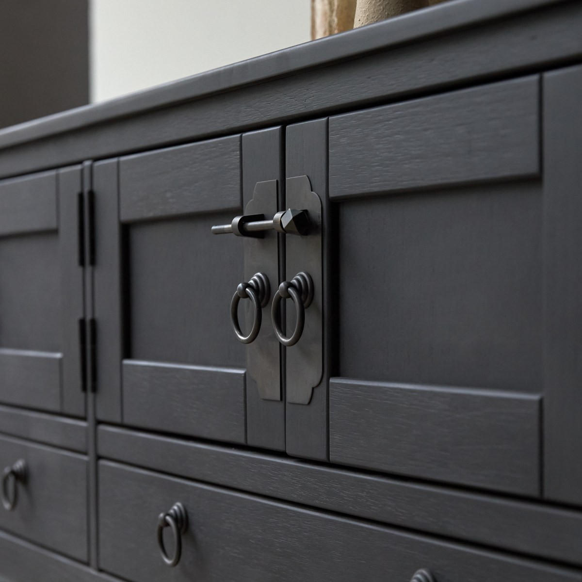 TV-SCHRANK Thaki Black Schwarz aus Pinie - Schwarz, Holz (140/55/40cm) - Tikamoon