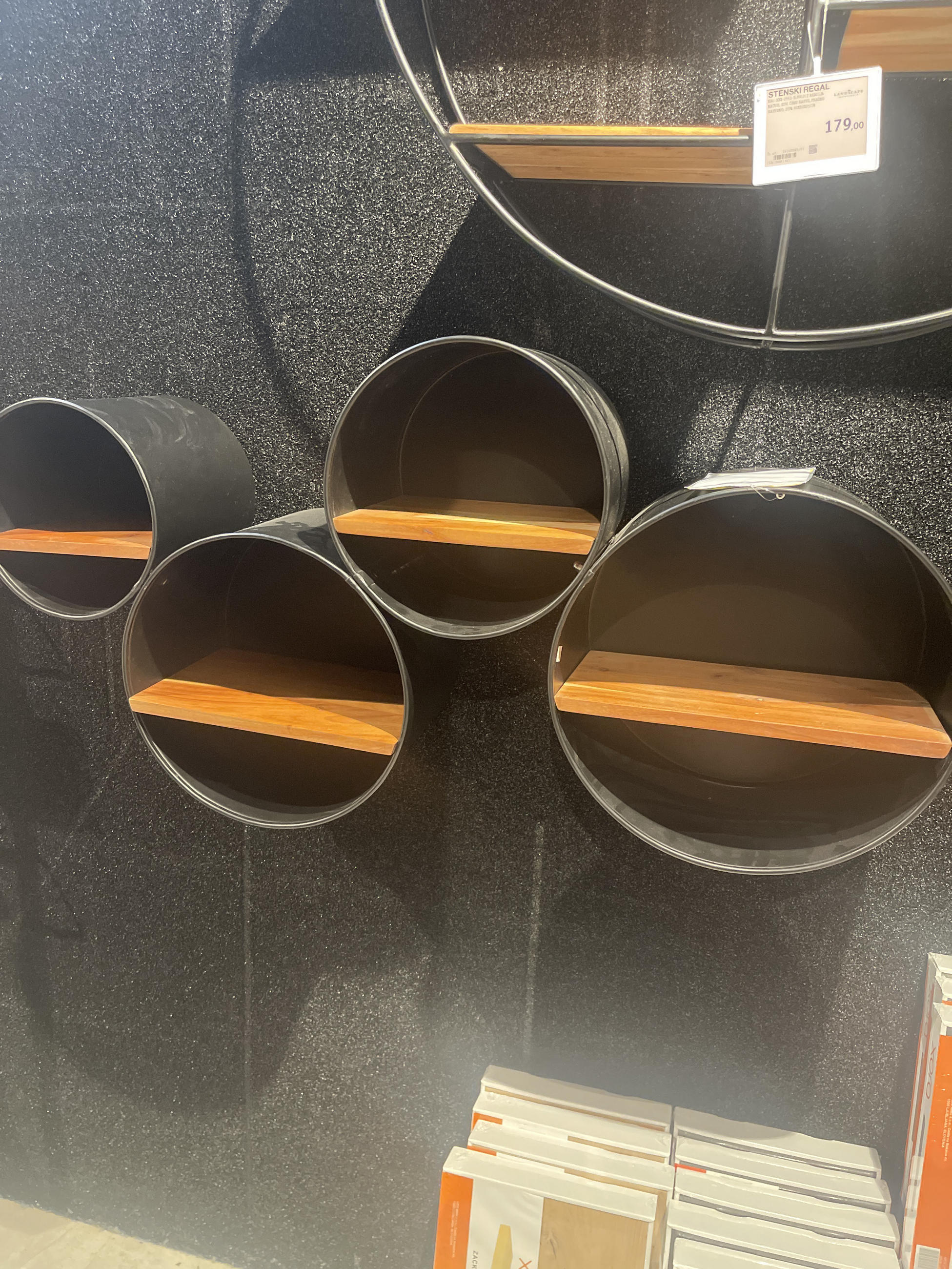 Stenski regal - Carryhome