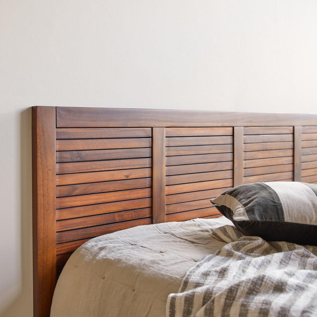 KOPFTEIL Loggia Braun aus Akazie - Braun, Holz (180/100/3cm) - Tikamoon