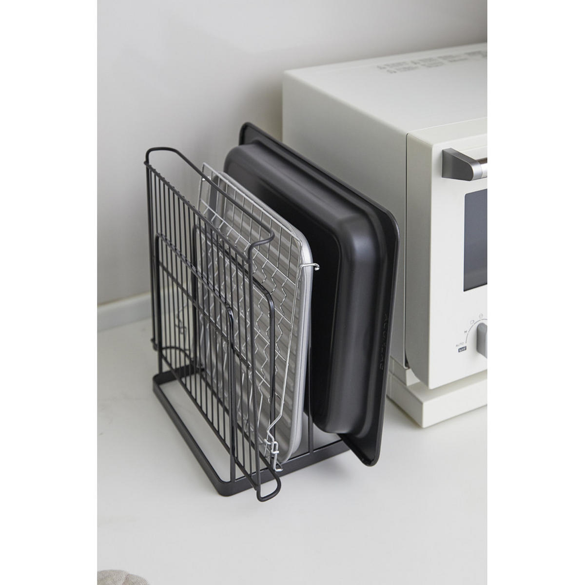 TABLETT-ORGANIZER Tower 5053 Schwarz Metall 19.5/16/19.5 cm - Schwarz, Metall (16/19.5/19.5cm) - Yamazaki