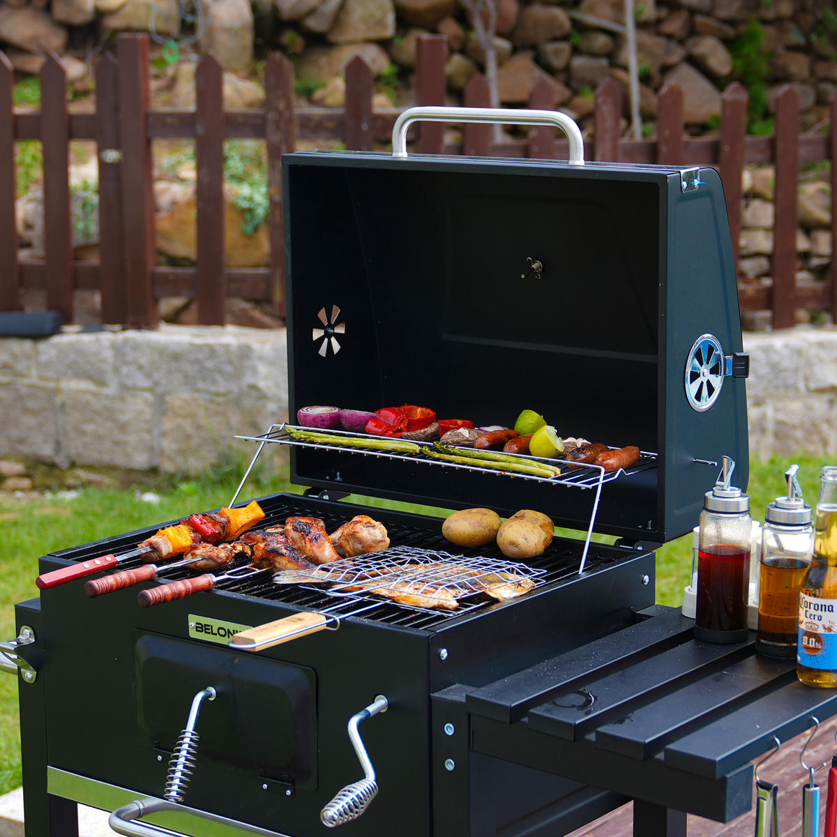 HOLZKOHLEGRILL mit Abdeckung - Schwarz, Metall (55/104/113cm) - BELONID