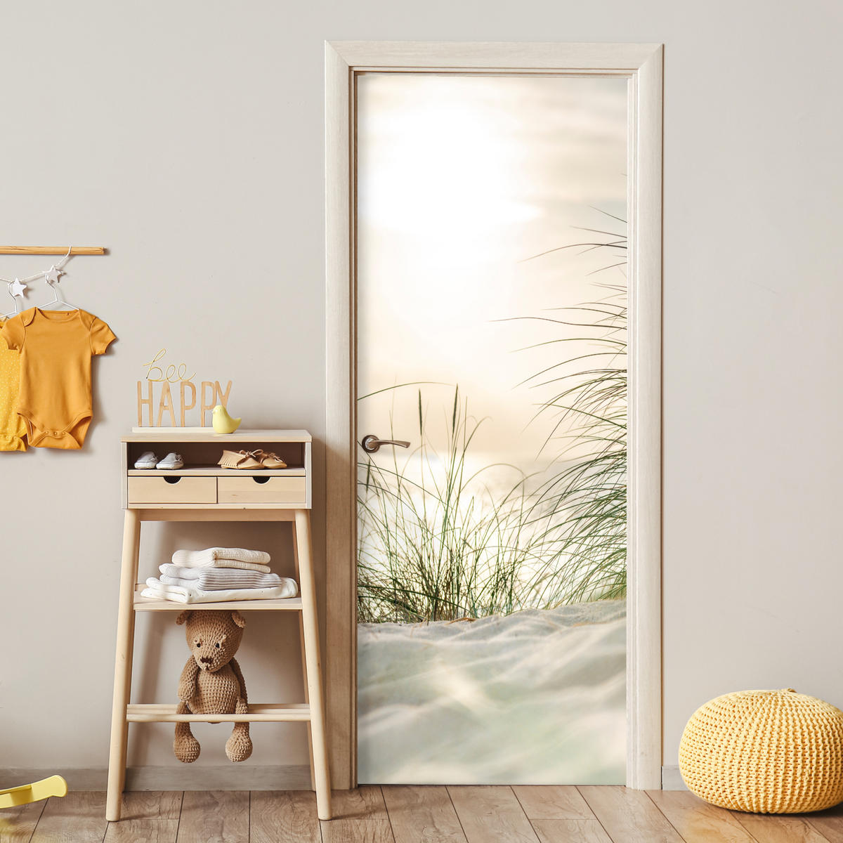 NALJEPNICA ZA VRATA Trava na dinama 95x235 cm - boje pijeska, plastika (95/0.1cm) - MuchoWow