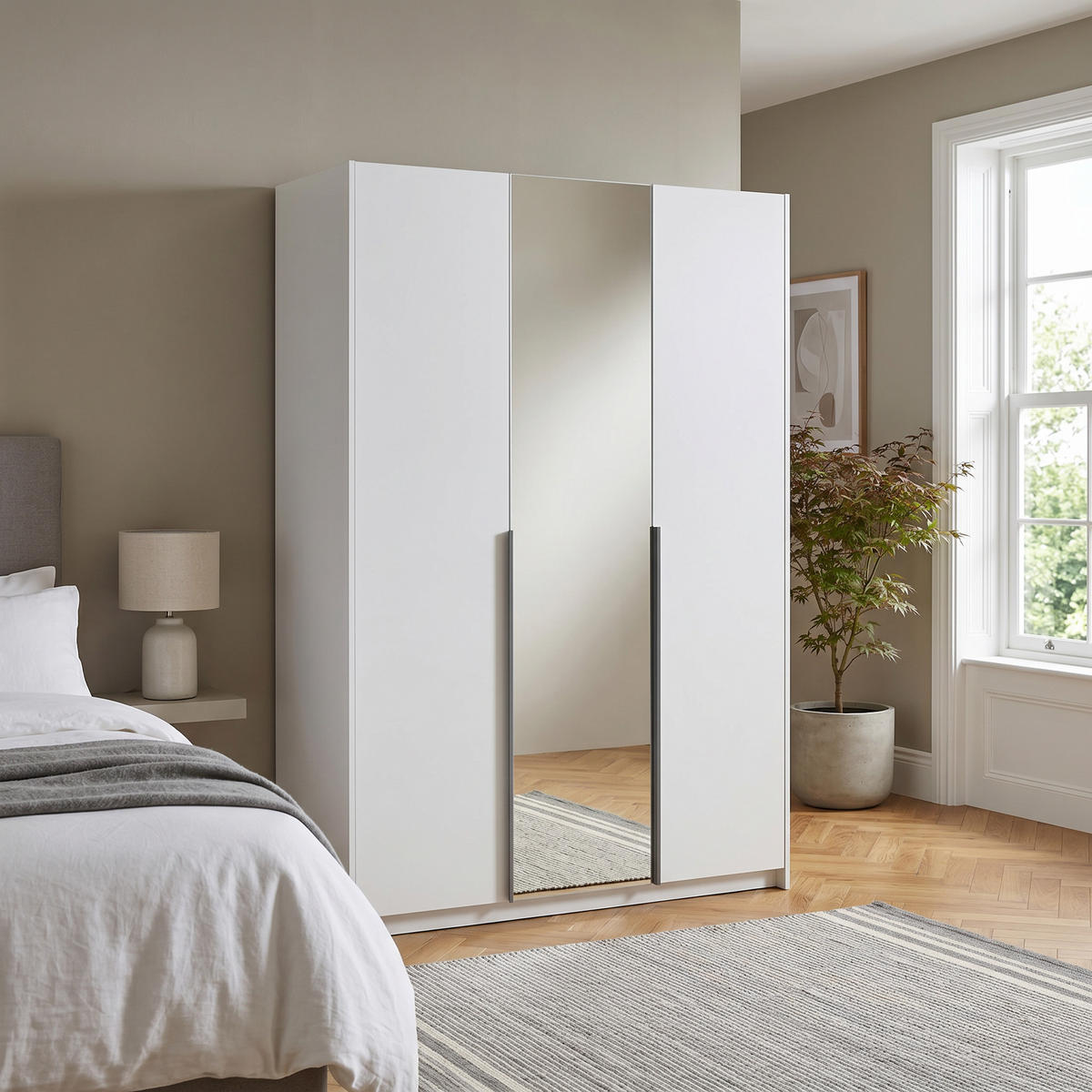 DREHTÜRENSCHRANK THALIA 148/204/58cm 3-türig mit Spiegel Weiß - Weiß, Holzwerkstoff (148/204/58cm) - MASSENO