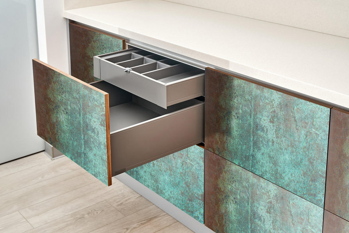 MÖBLAUFKLEBER 100x50 cm grün - Smaragdgrün, Kunststoff (100/50/0.1cm) - Wallfluent