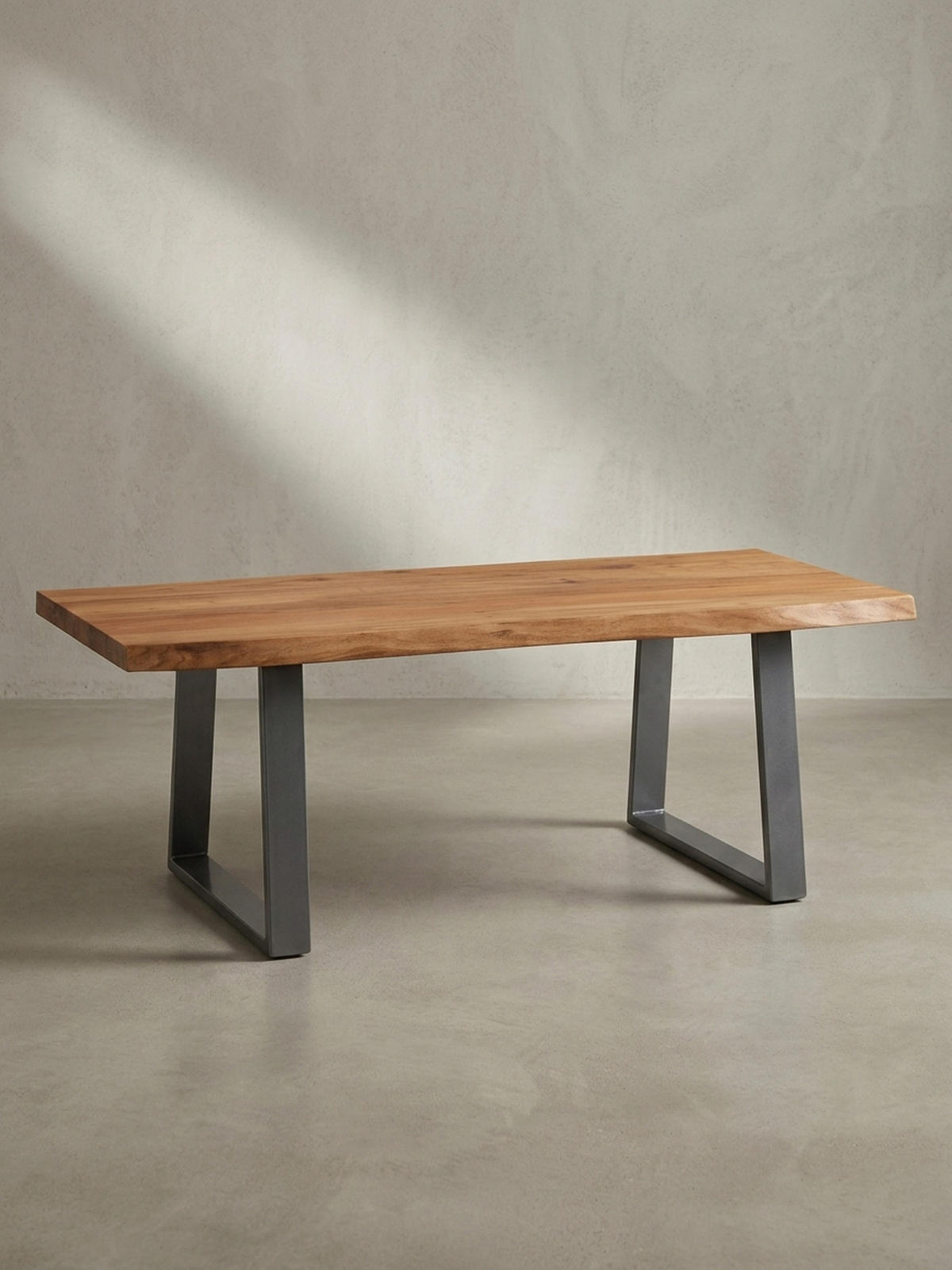 COUCHTISCH aus Akazie Massivholz mit Metall-Trapezbeinen und Baumkante im Design-Stil, Akazie-Silber 120x60x46 cm - Silberfarben/Akaziefarben, Holz/Metall (60/120/46cm) - KADIMA DESIGN