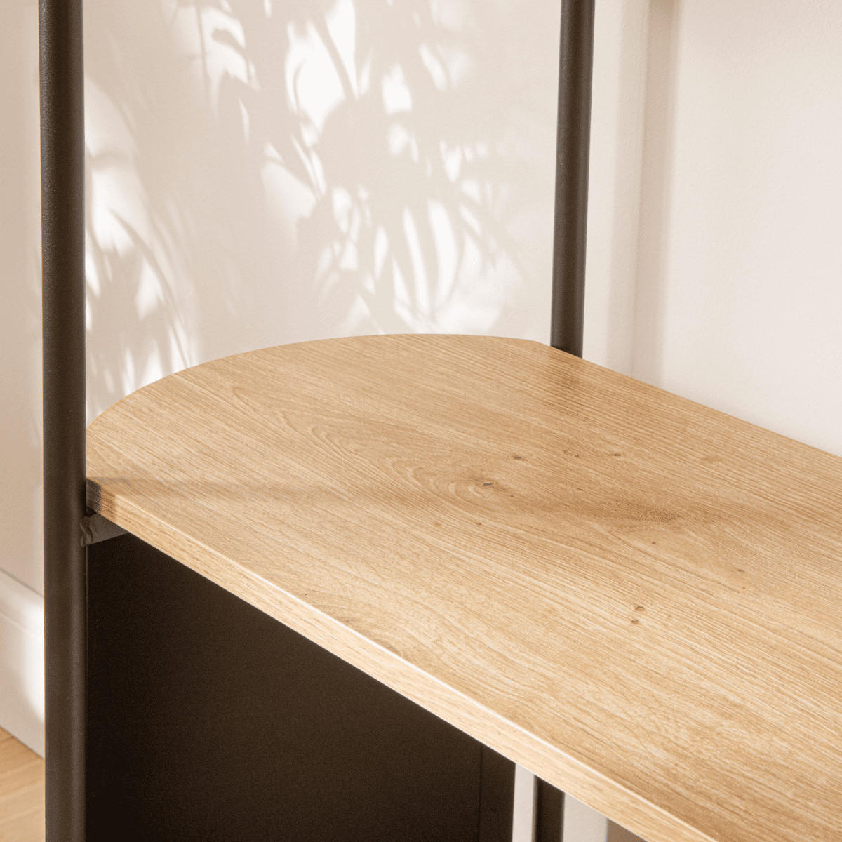 REGAL mit 4 Ebenen in Holzoptik und schwarzen Metallseiten - Eschefarben, Holzwerkstoff (34/133.5/39.5cm) - Calicosy