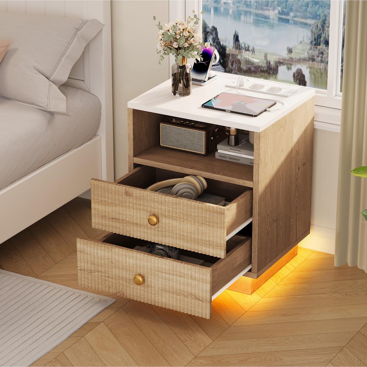 NACHTTISCH Eichenoptik mit LED-Licht & Ladefunktion (2er Set) - Eichefarben, Holzwerkstoff (38/55/44cm) - SHOPENTRA