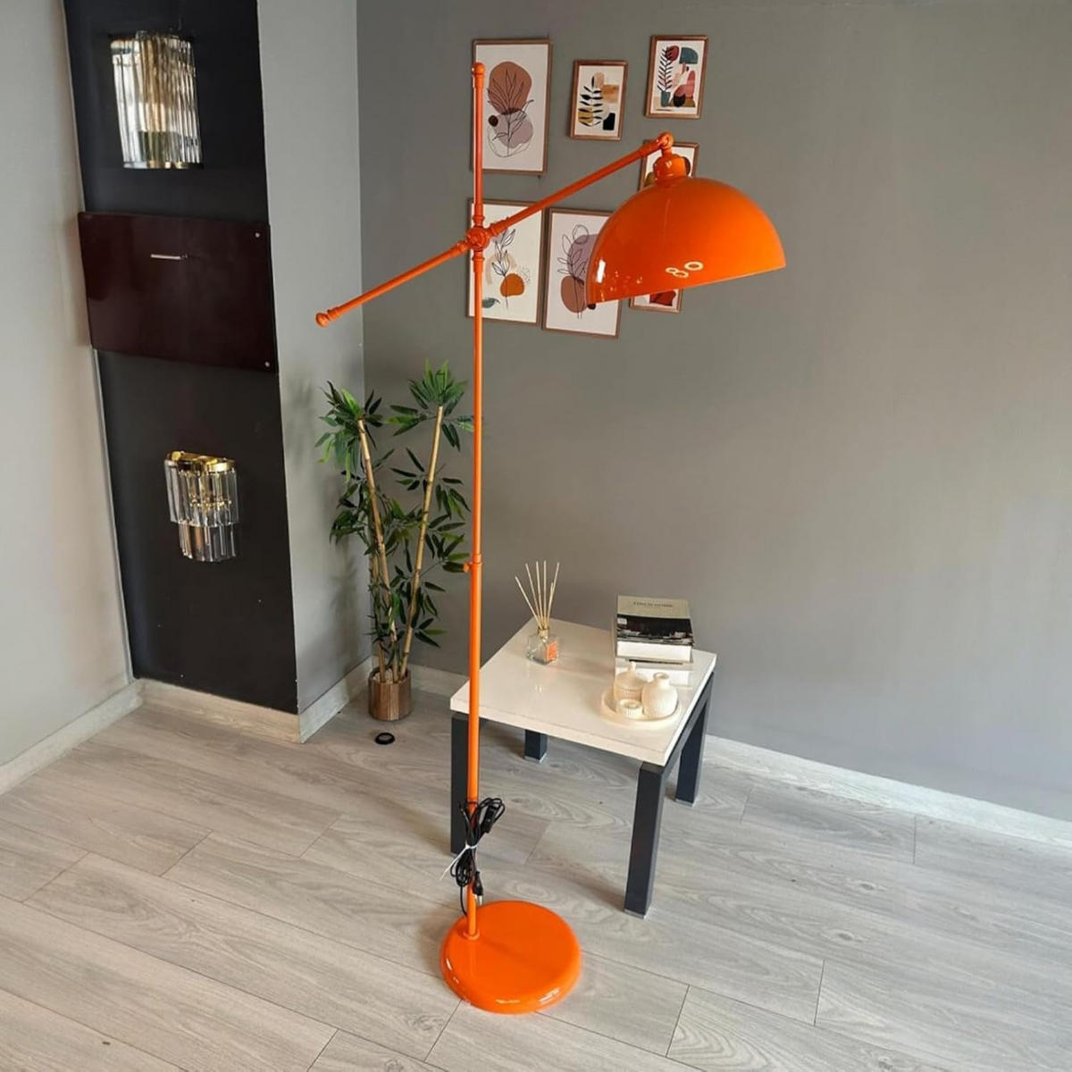 STEHLAMPE Stelan aus Metall mit E27, verstellbarer Lampenschirm - Orange, Metall (37/37/171cm) - Bamyum