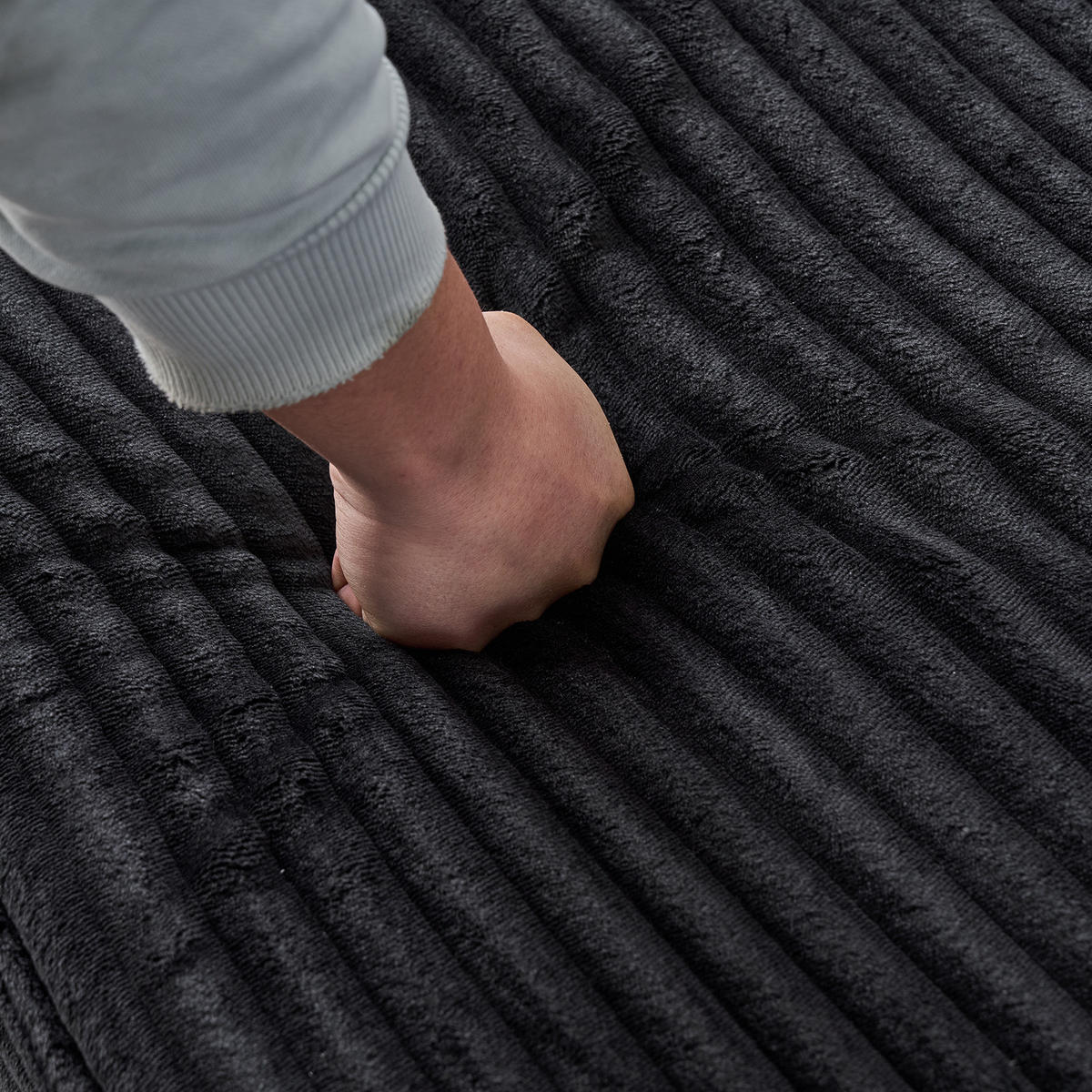 KLAPPSOFA mit 2-in-1-Funktionskissen, Cordstoff - Schwarz - Schwarz, Textil (113/63/164cm) - KOMHTOM