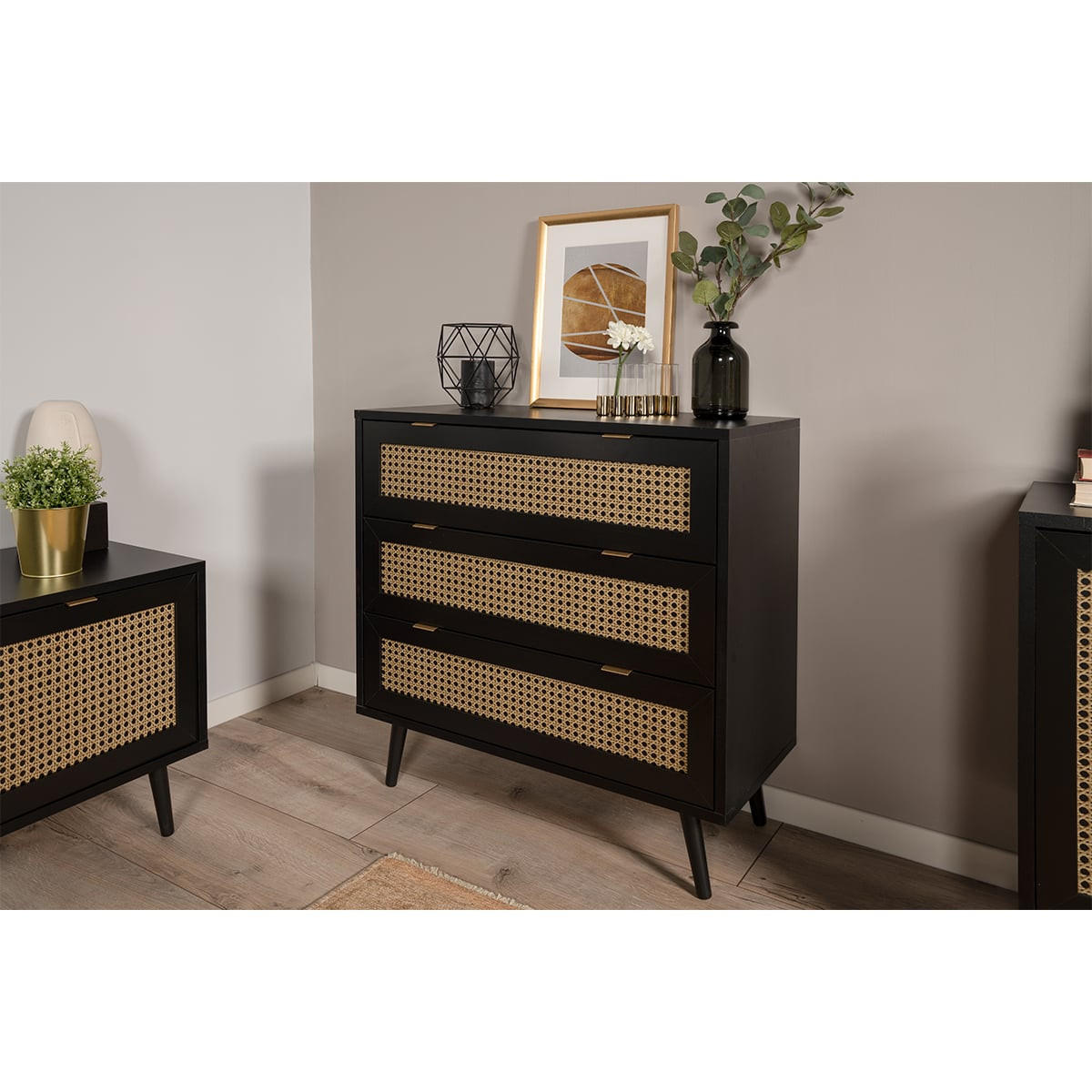 KOMMODE mit 3 Schubladen, schwarzem- und Rohrgeflecht Druck Villa - L80 x H80 x T40 cm - Schwarz, Holzwerkstoff (40/80/16cm) - Calicosy