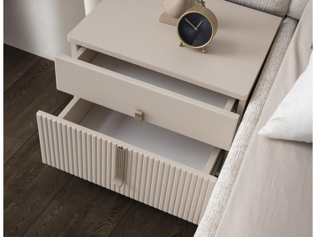 BETTANLAGE LINE Schlafzimmer-Set, 4-teilig, Creme, Bett mit Kopfteil 2 Nachttischen und Kleiderschrank - Creme, Leder/Holzwerkstoff (160/200cm) - Villa Möbel