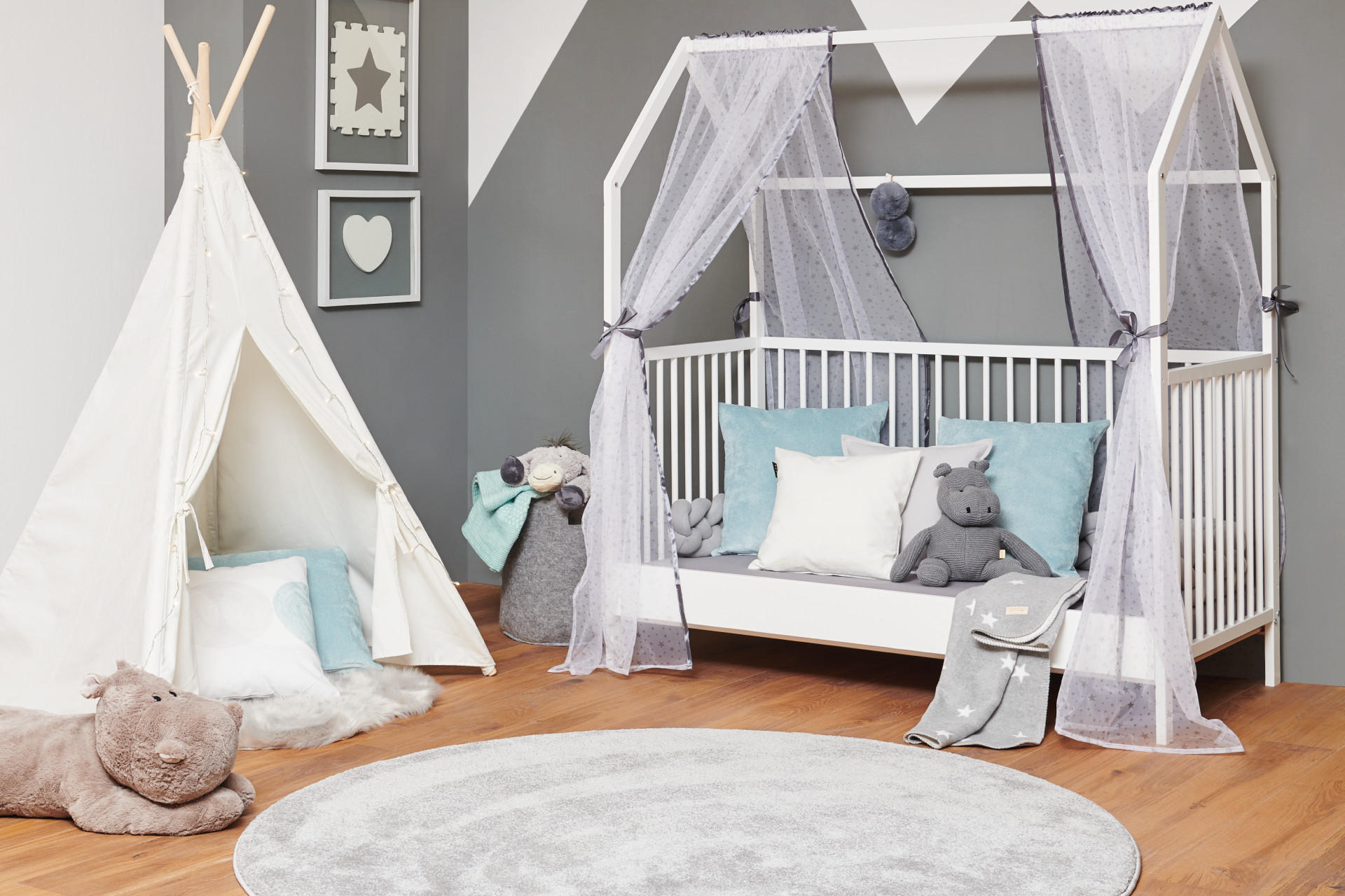 Babyzimmer mint grau