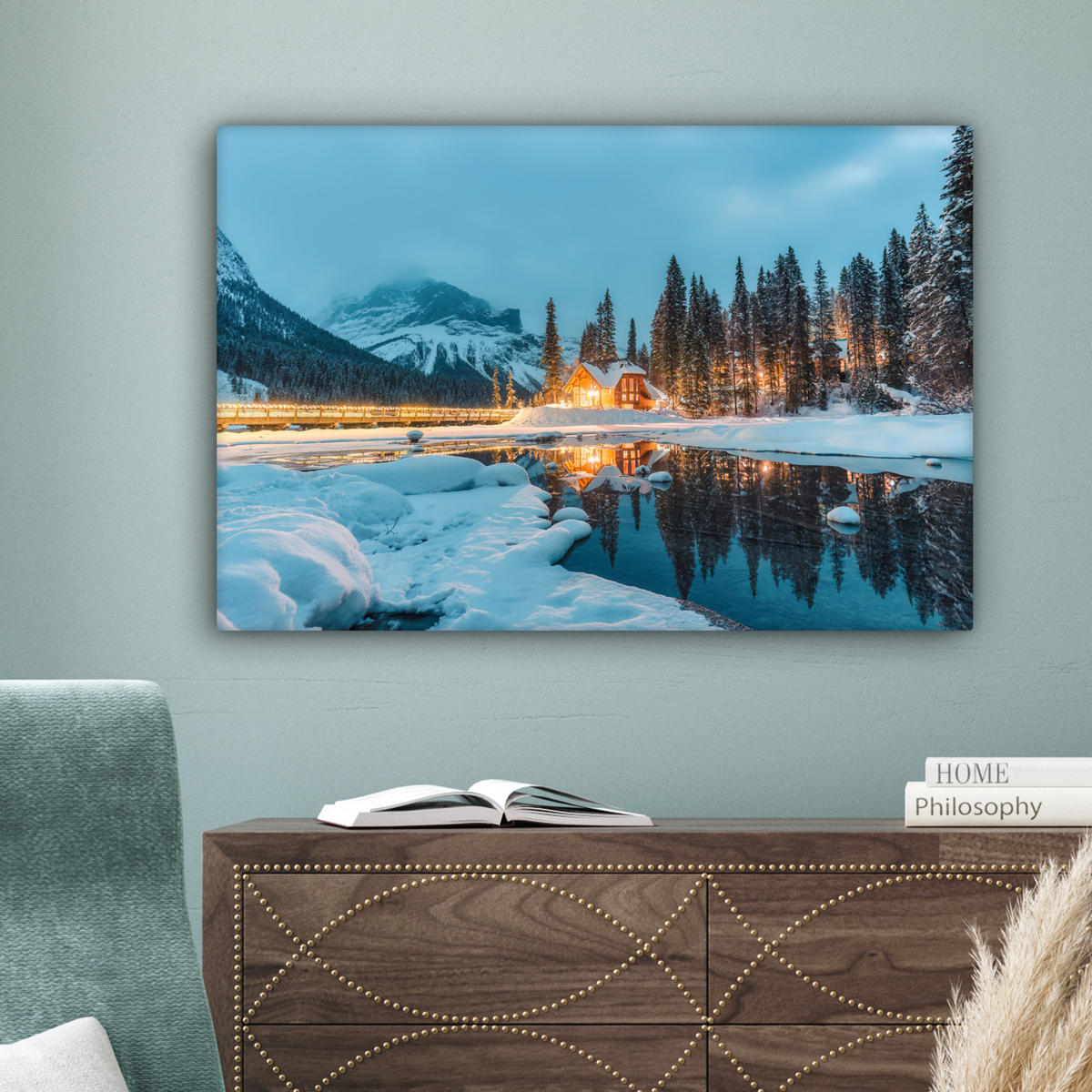 LEINWANDBILD Winterlandschaft - Natur - Haus - Berge - Schnee Wanddeko 90x60 cm - Hellblau, Textil (90/60cm) - MuchoWow