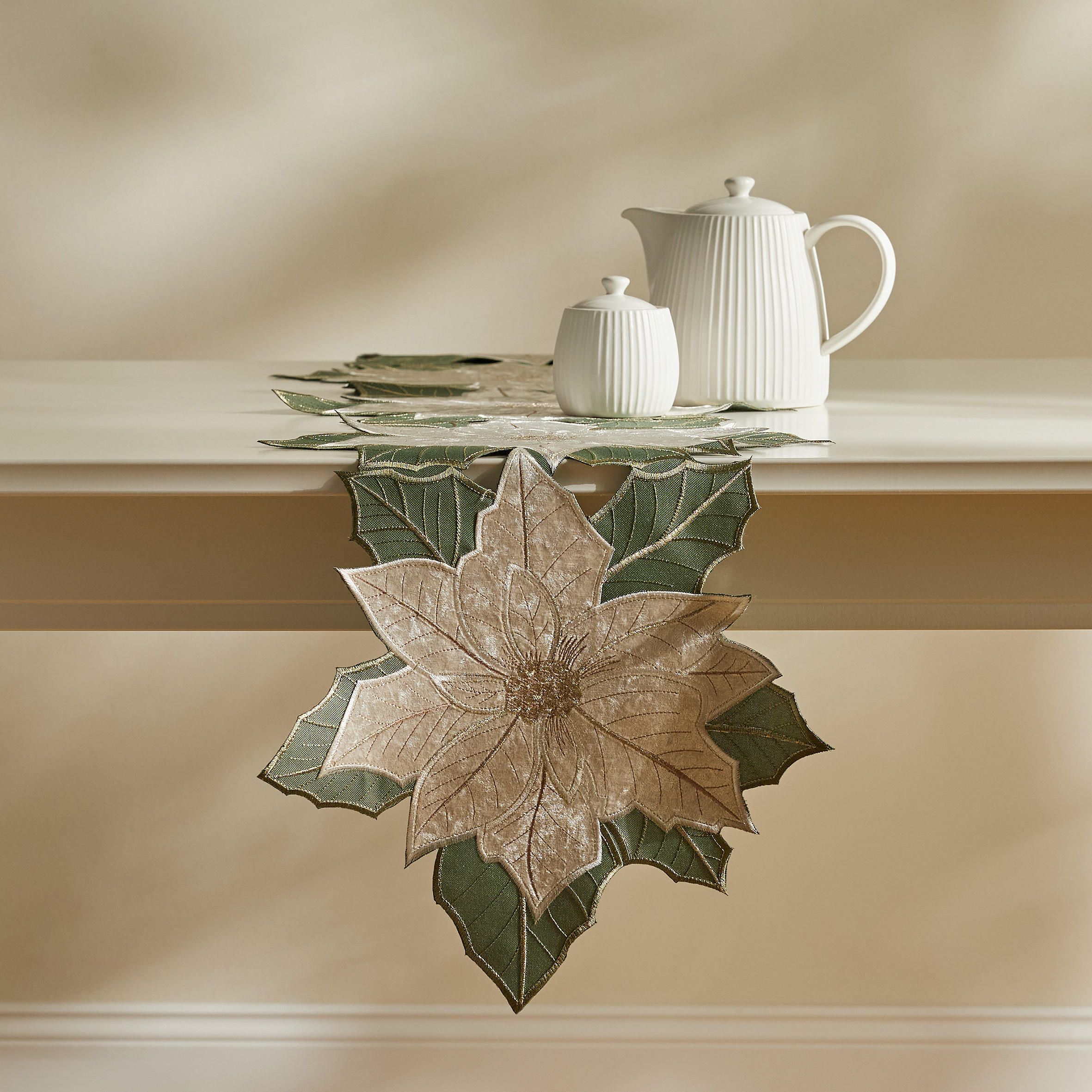 TISCHLÄUFER Bestickter POINSETTIA XMAS, 35x171 cm, Weiß, Weihnachten Deko Tischdecke, Christmas - Weiß, Kunststoff (171/35/1cm) - home&you