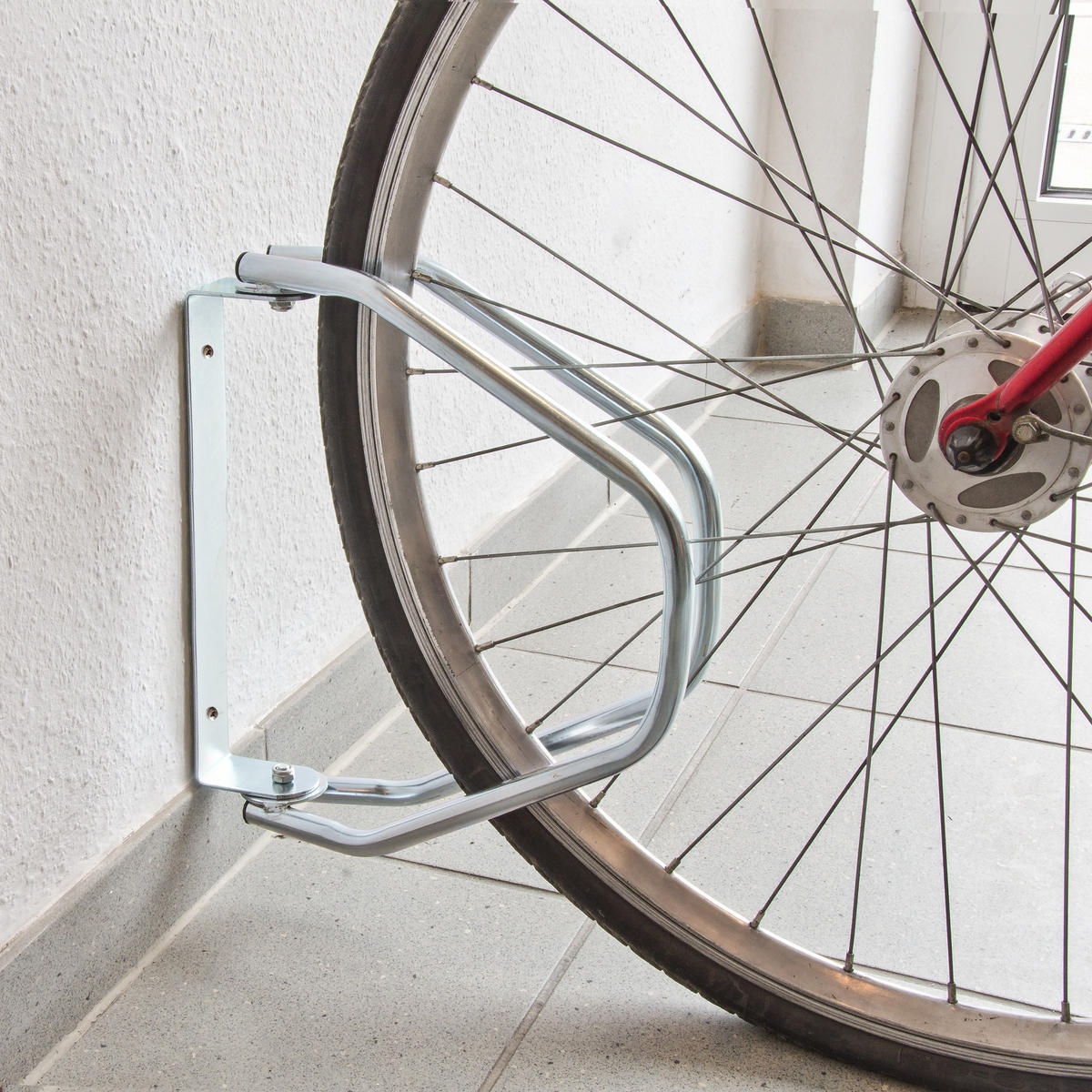 FAHRRADSTÄNDER Silber Wandmontage Metall schwenkbar 180° 32,5 cm - Silberfarben, Metall (9/28.5/32.5cm) - Relaxdays