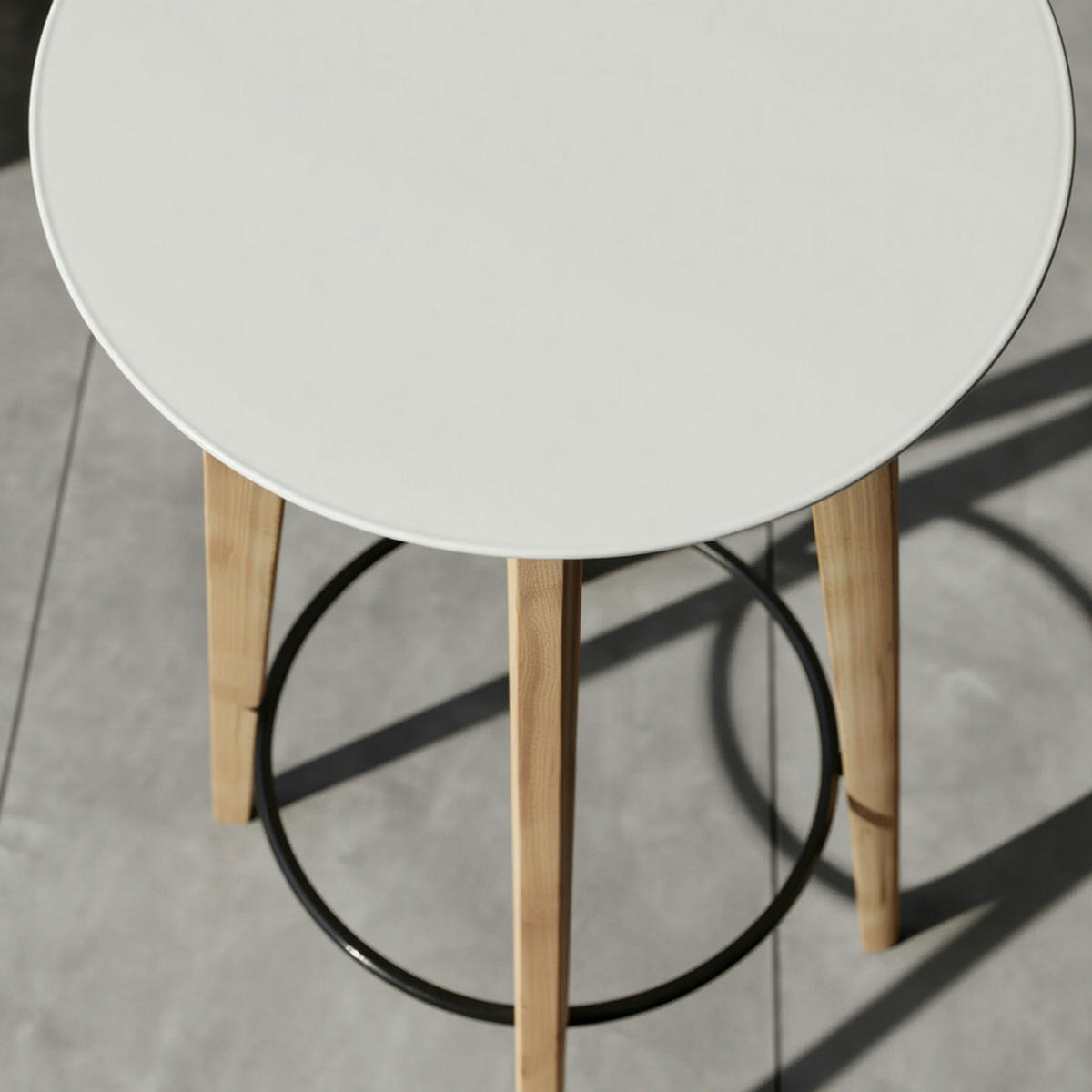 BARTISCH – Skandinavisch, Eiche, rund, 50 kg Belastbarkeit - Weiß/Braun, Eichenholz/Holz (60/110/60cm) - KADIMA DESIGN