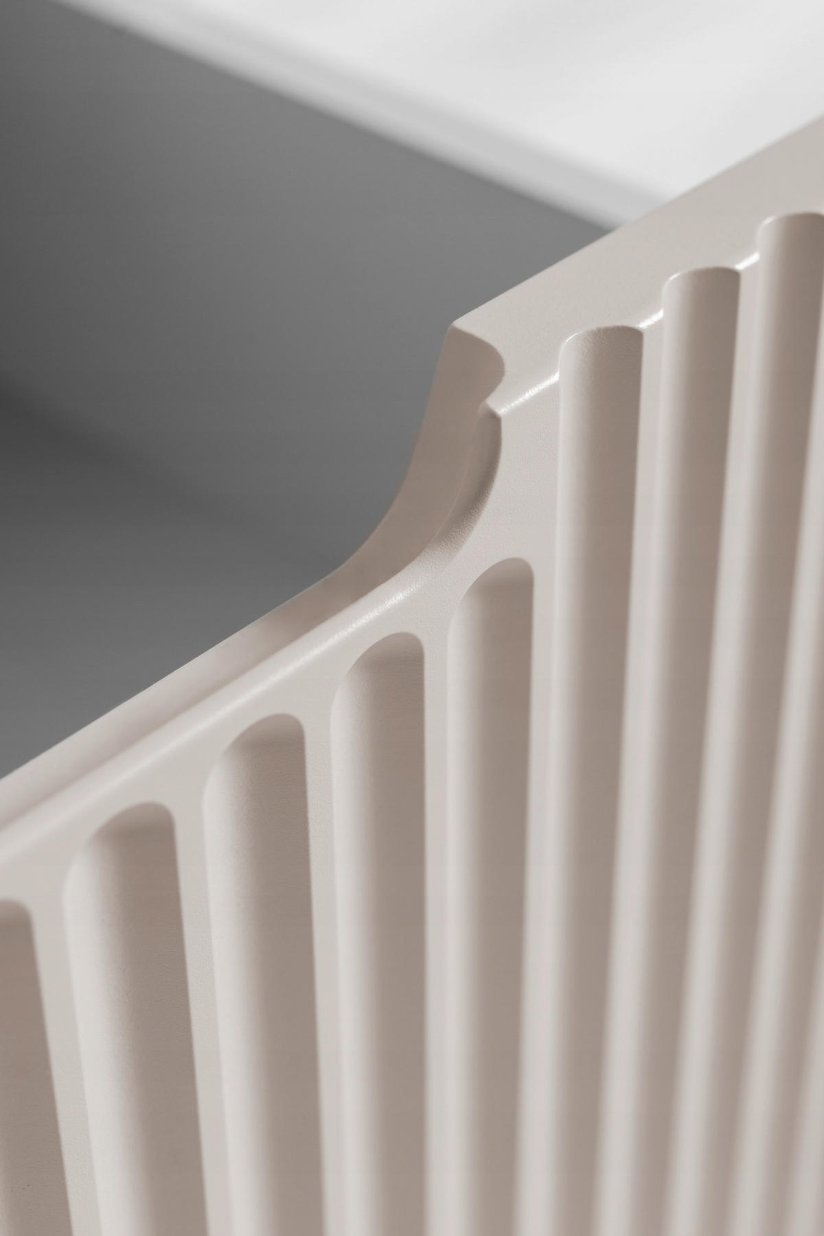 WASCHBECKUNTERSCHRANK VENA 140 cm mit Arbeitsplatte Farbe: Eichen Craft mit einem Regal Gerillte Vorderseite Kaschmir - Kaschmir/Eichefarben, Holzwerkstoff (140/58/46cm) - Rodan