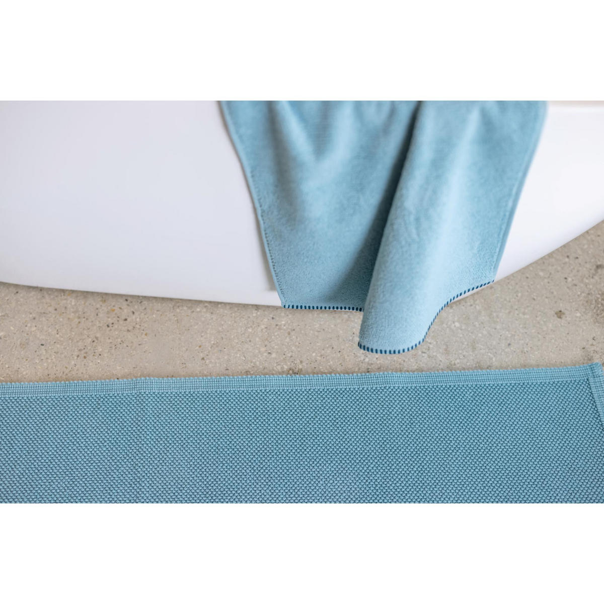BADEMATTE Etia quarzgrau 54 x 64 cm - Hellblau, Textil (54/64cm) - Vivaraise