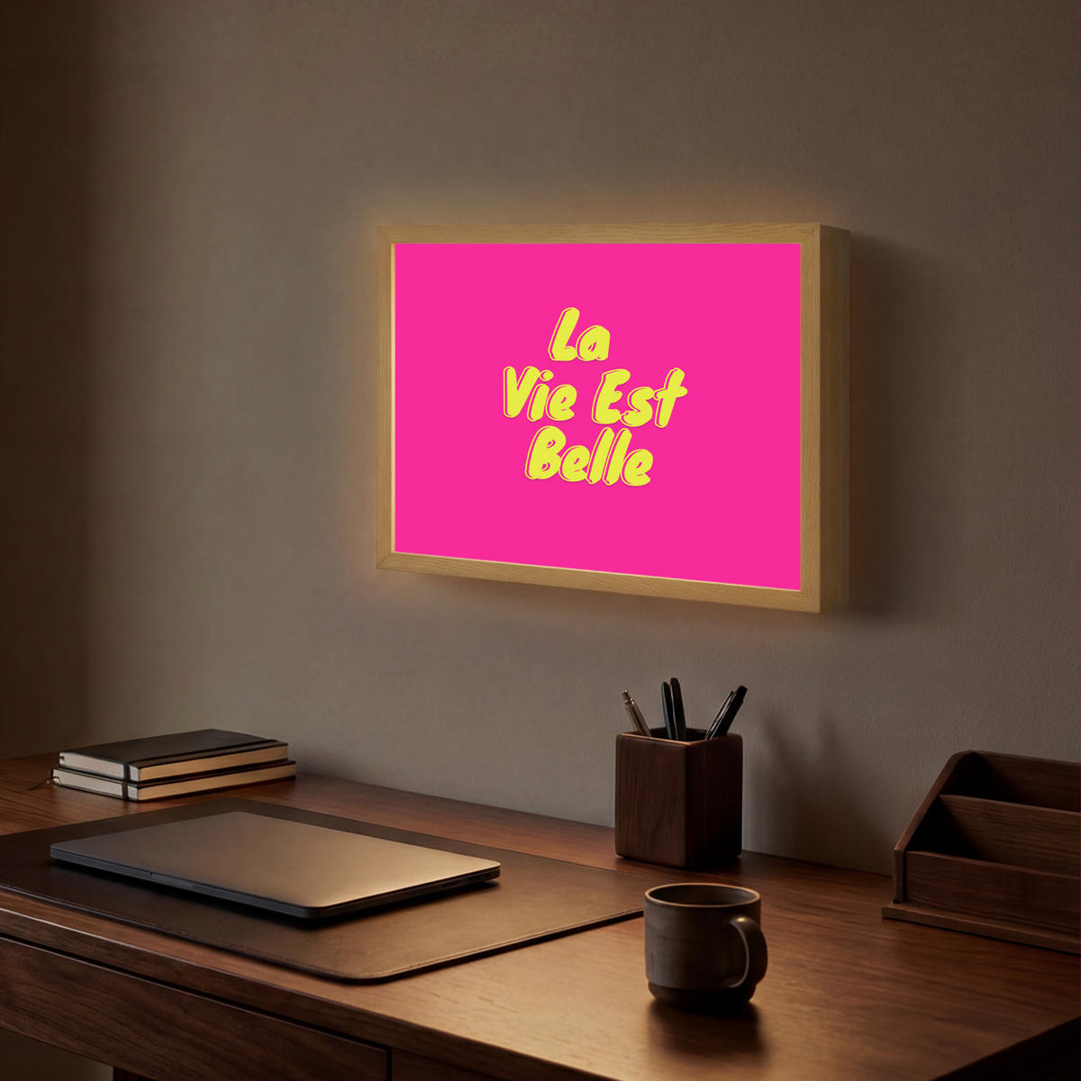 NÁSTĚNNÁ LAMPA S AKUMULÁTOREM Citace - Retro - Pink 40x30 cm - růžová, kompozitní dřevo (40/30/8cm) - OnlyWow