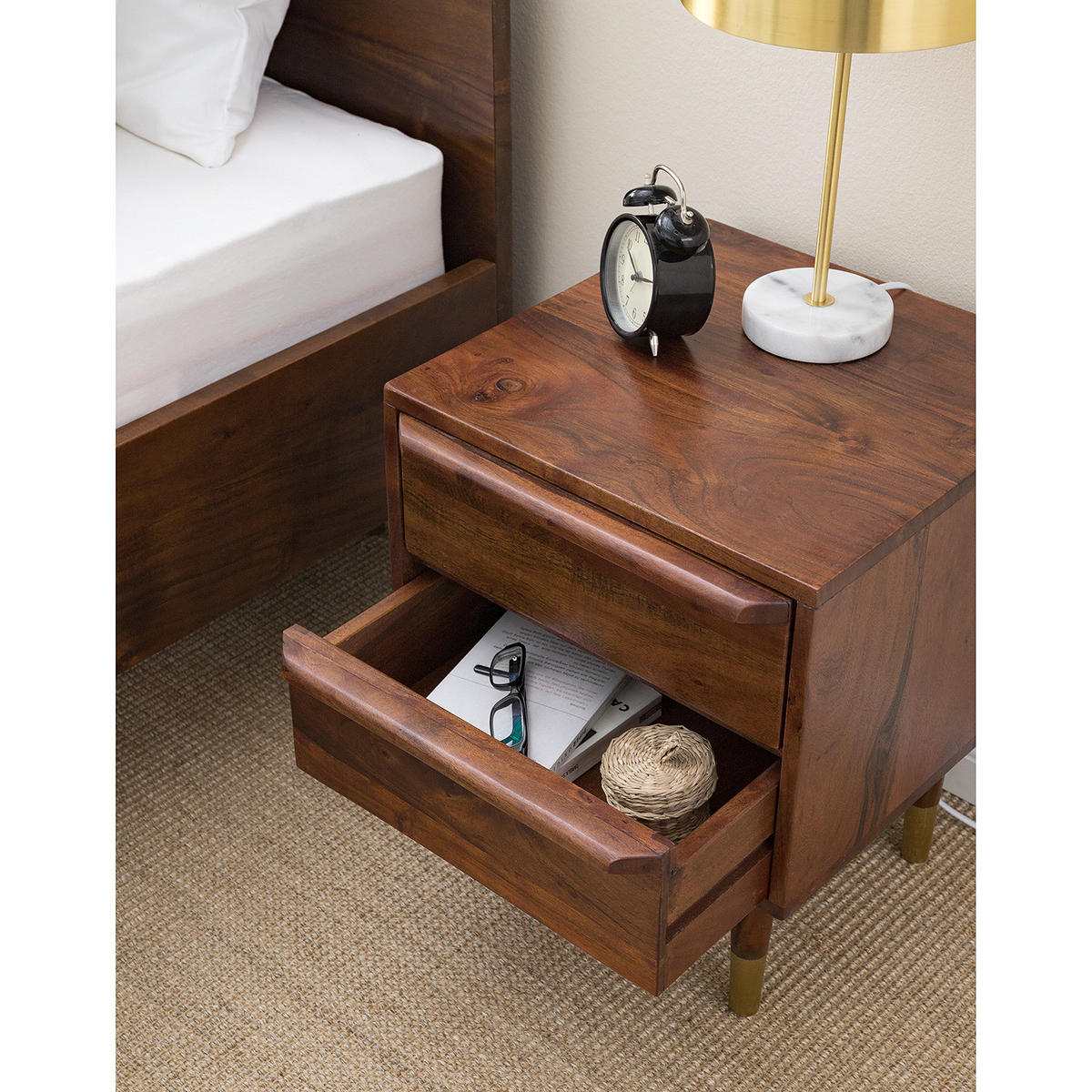 NACHTKOMMODE - Akazie massiv / Metall - Akaziefarben, Holz (40/50/40cm) - home24