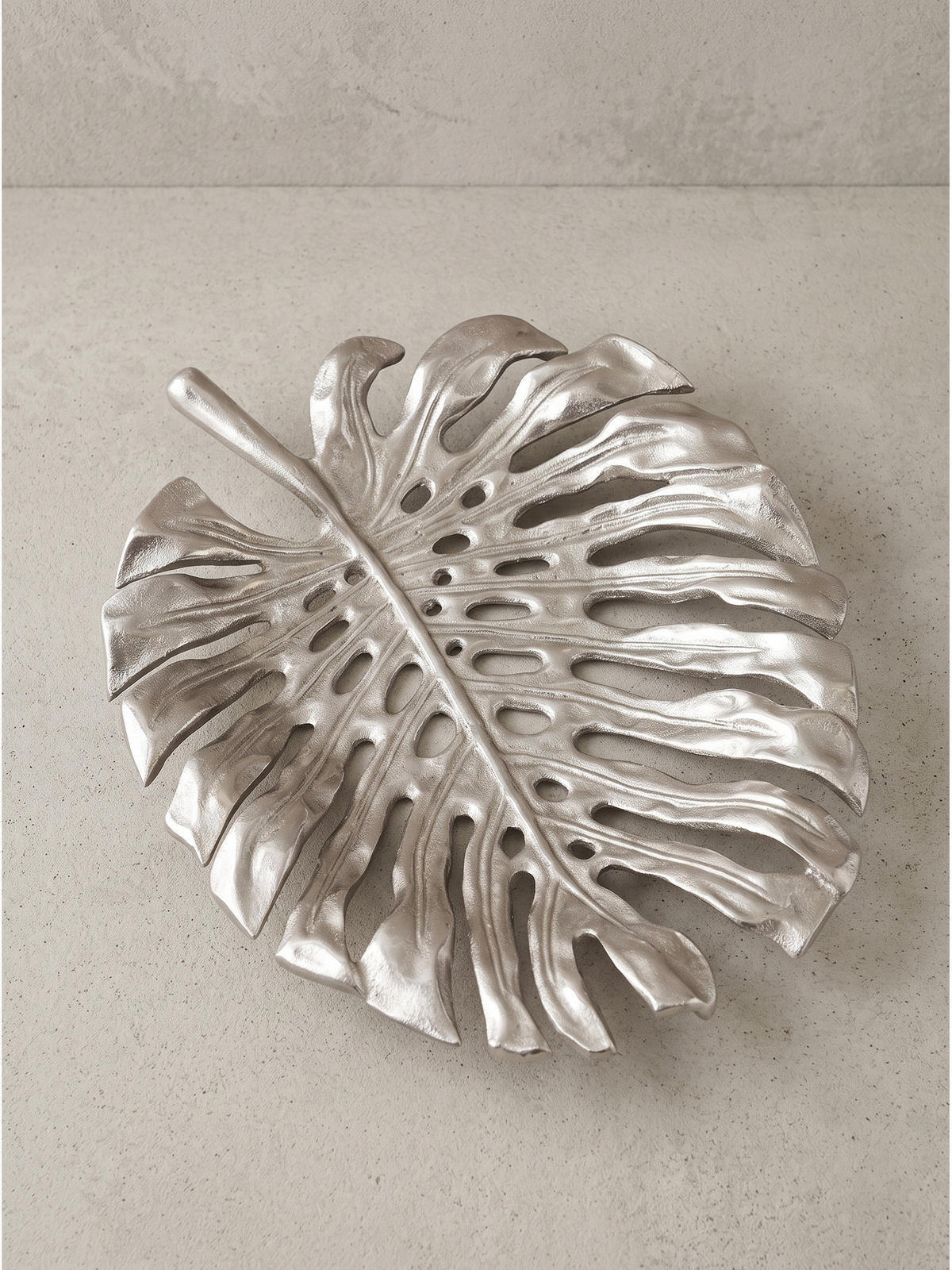 DEKOSCHALE MILNA, Aluminium, handgefertigt, Silber, 36 x 29 x 4 cm - Silberfarben, Metall (4cm) - KADIMA DESIGN