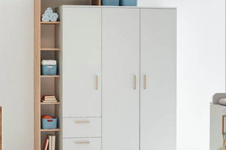 Babykleiderschrank