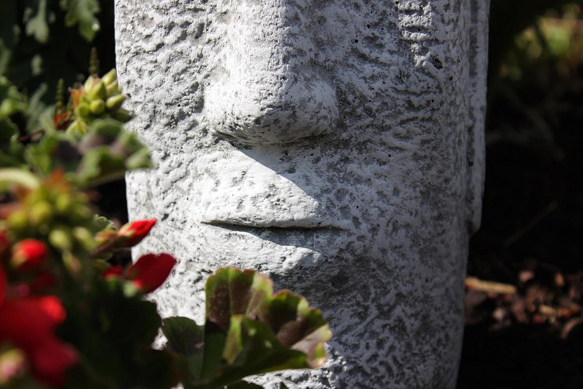 STEINFIGUR Osterinsel Gesicht frostfest massiver Steinguss - Grau, Stein (15/40/14cm) - stoneandstyle