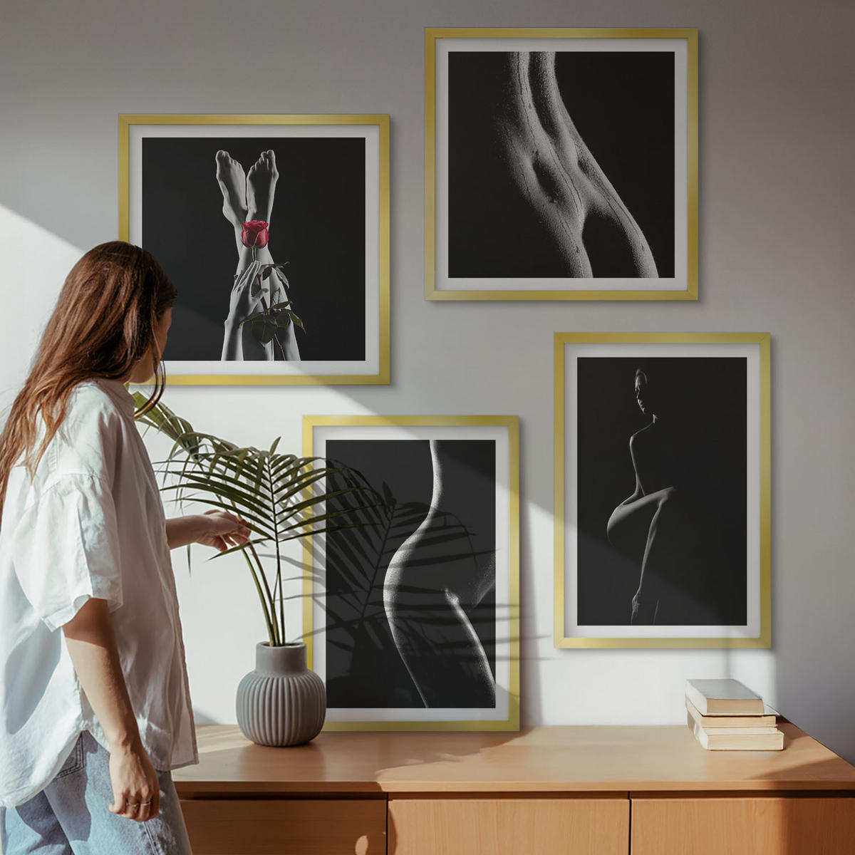 BILDER SET 4er Set - 50x50 cm & 40x60 cm Goldrahmen - Schwarze und weiße weibliche Formen - Goldfarben, Kunststoff (50/50cm) - TULUP
