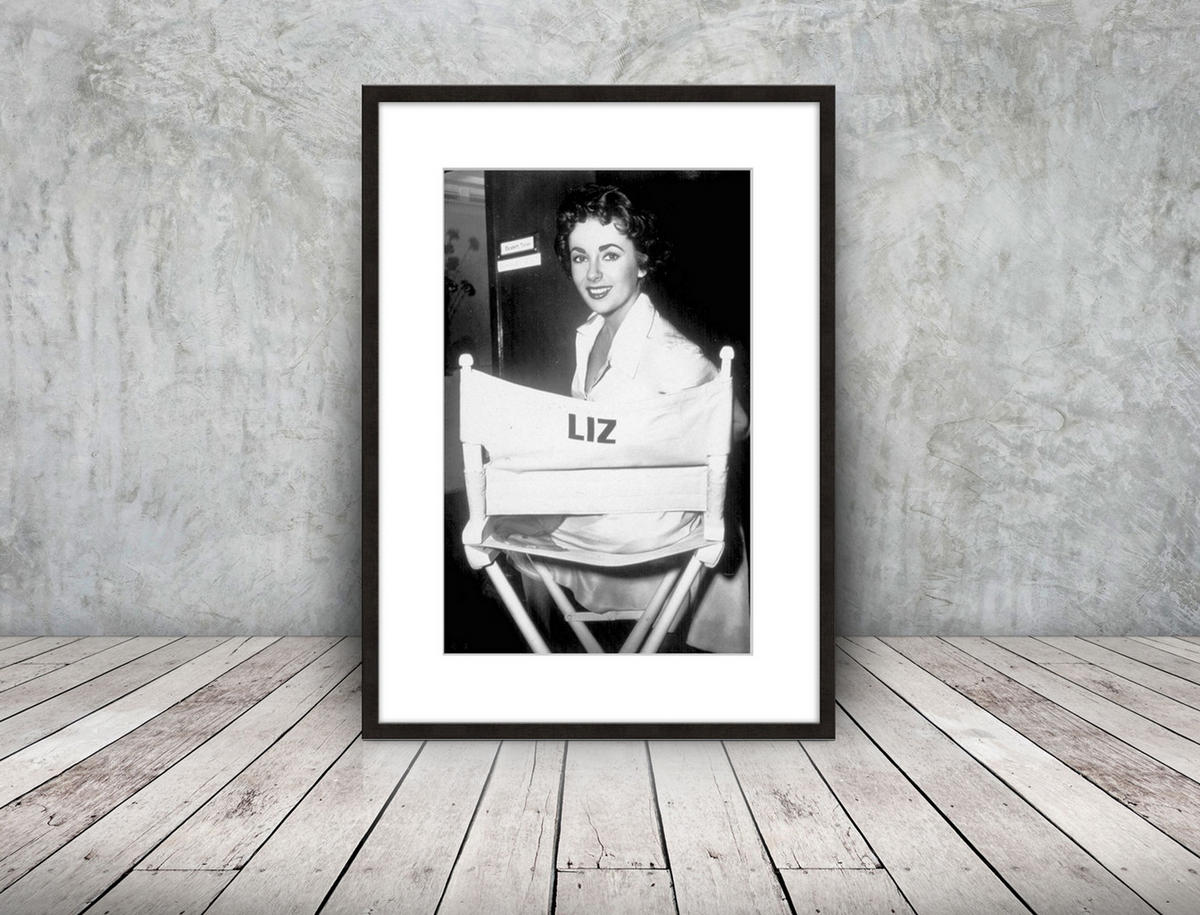 BILD mit Rahmen 51x71 cm Elizabeth Taylor Schwarz-Weiß - Weiß, Holz (51/71cm) - artissimo