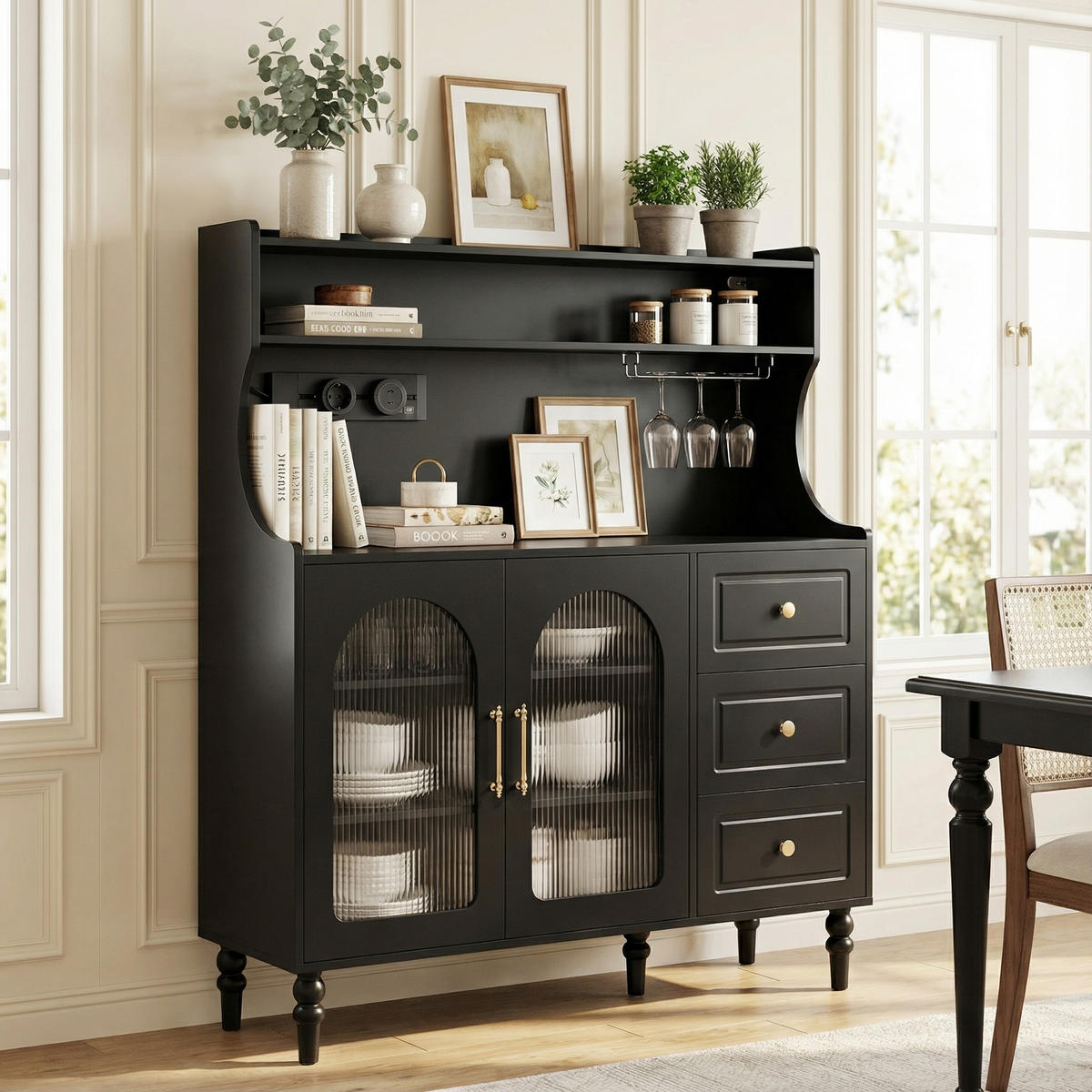 SIDEBOARD in Schwarz mit Steckdose - Schwarz, Holzwerkstoff (120/139/40cm) - Urban Meuble